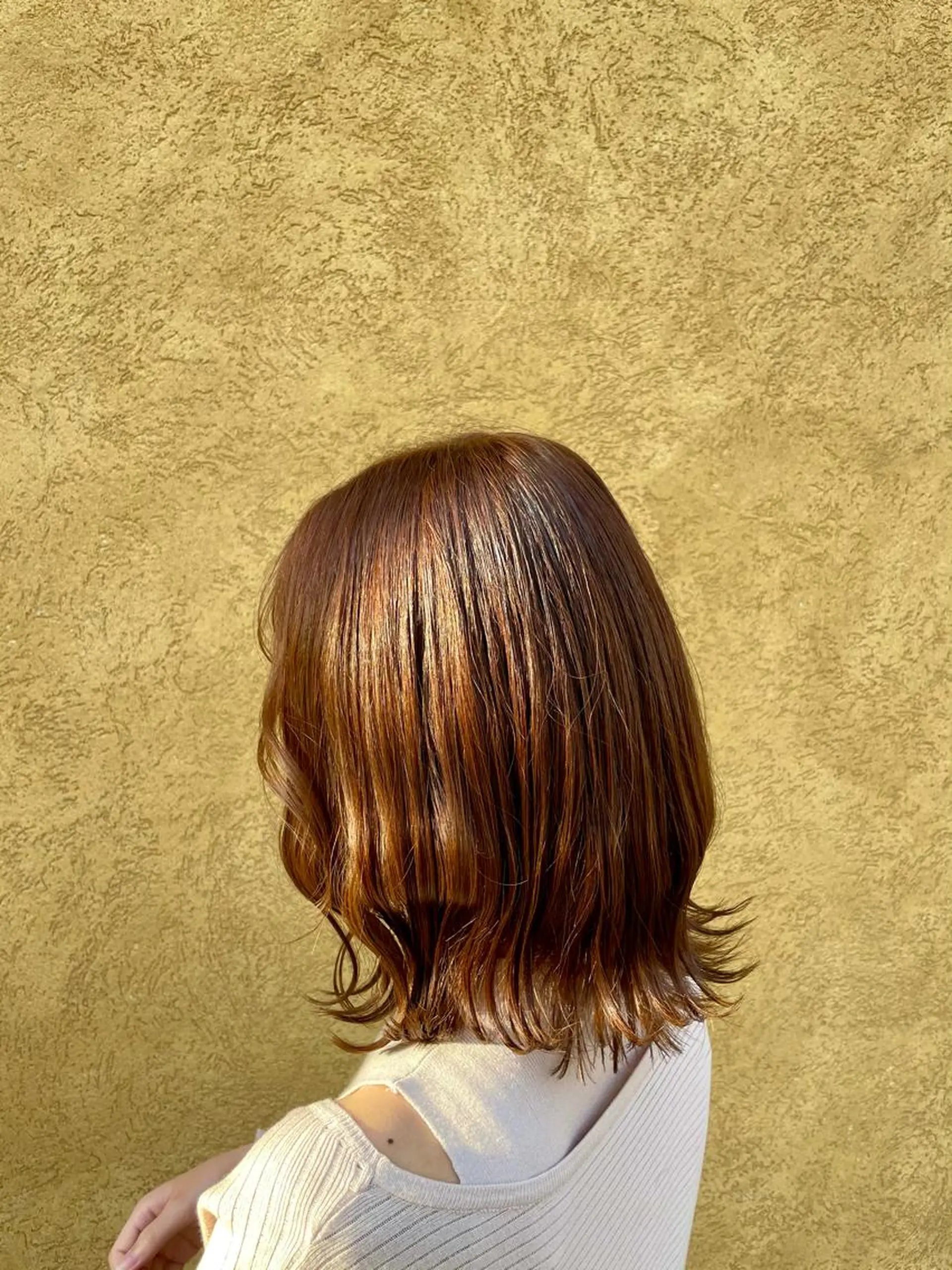 ミディアム カラー パーマ ヘアアレンジ メンズ メンズブリーチ ベージュカラー ブリーチ ミルクティーベージュ ブリーチなしカラー Hair make frei所属・メンズ専門美容師 堀井隼のヘアスタイル