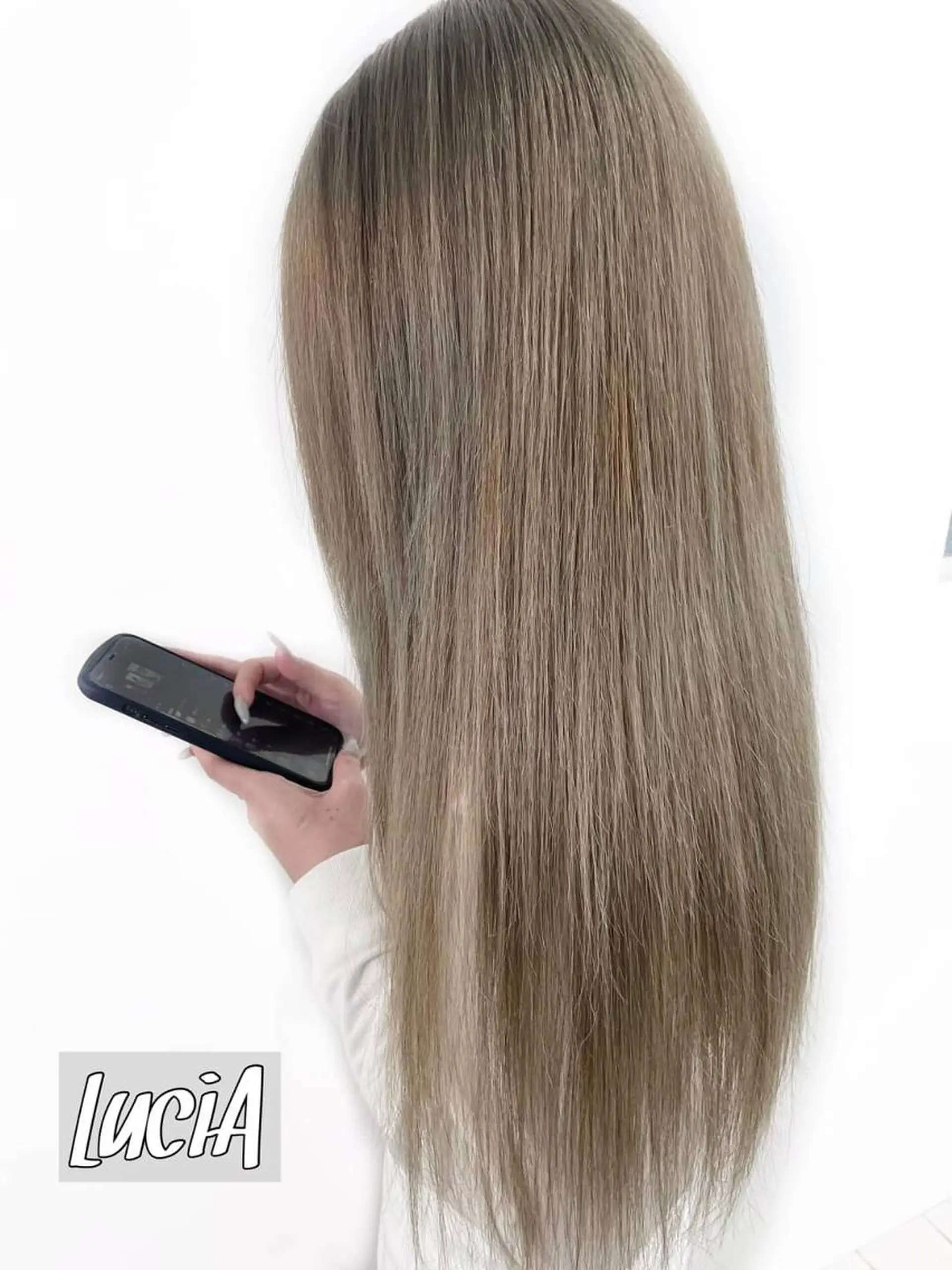 セミロング カラー ブリーチ ケアブリーチ イルミナカラー エクステ LuciAのヘアスタイル