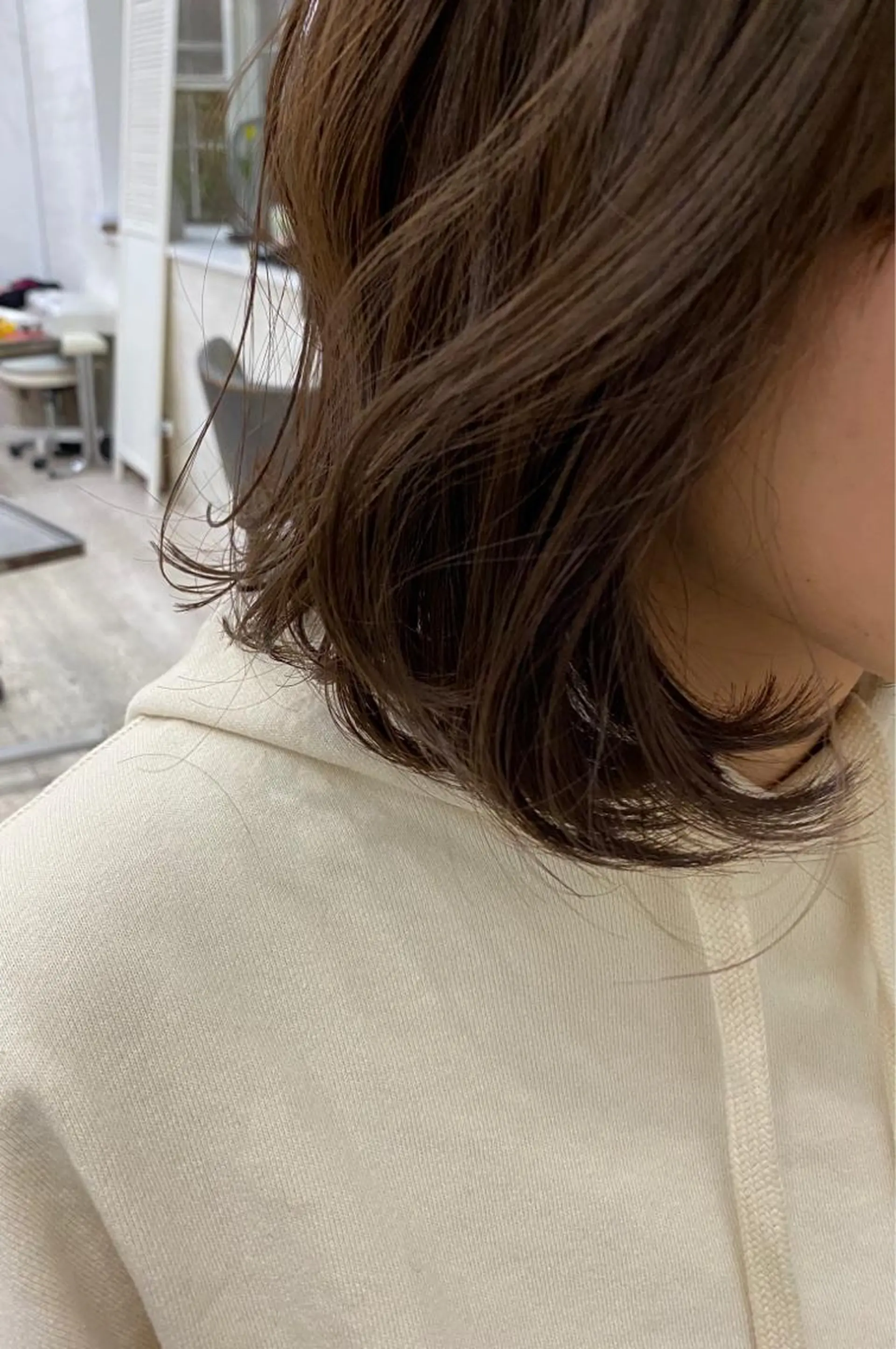 ミディアム カラー アッシュ ベージュカラー 店長　ショート& パーマ　坂本のヘアスタイル