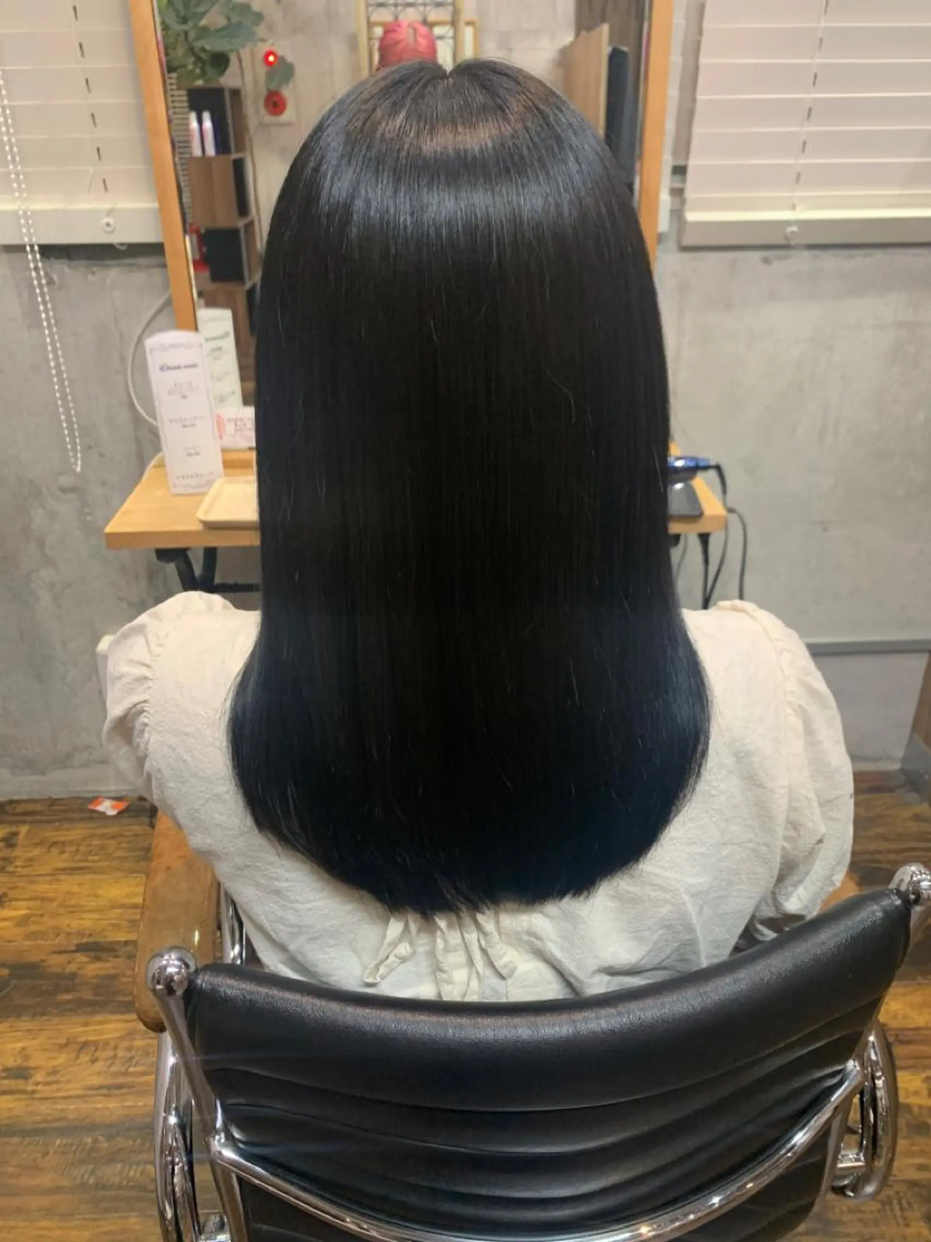 セミロング 透明感カラー🫧縮毛 矯正🪽izumiのヘアスタイル