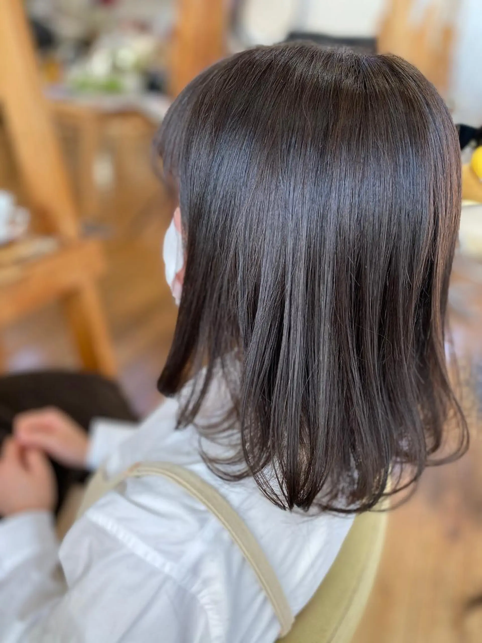 ミディアム カラー グレージュ 荒木 ひろかのヘアスタイル