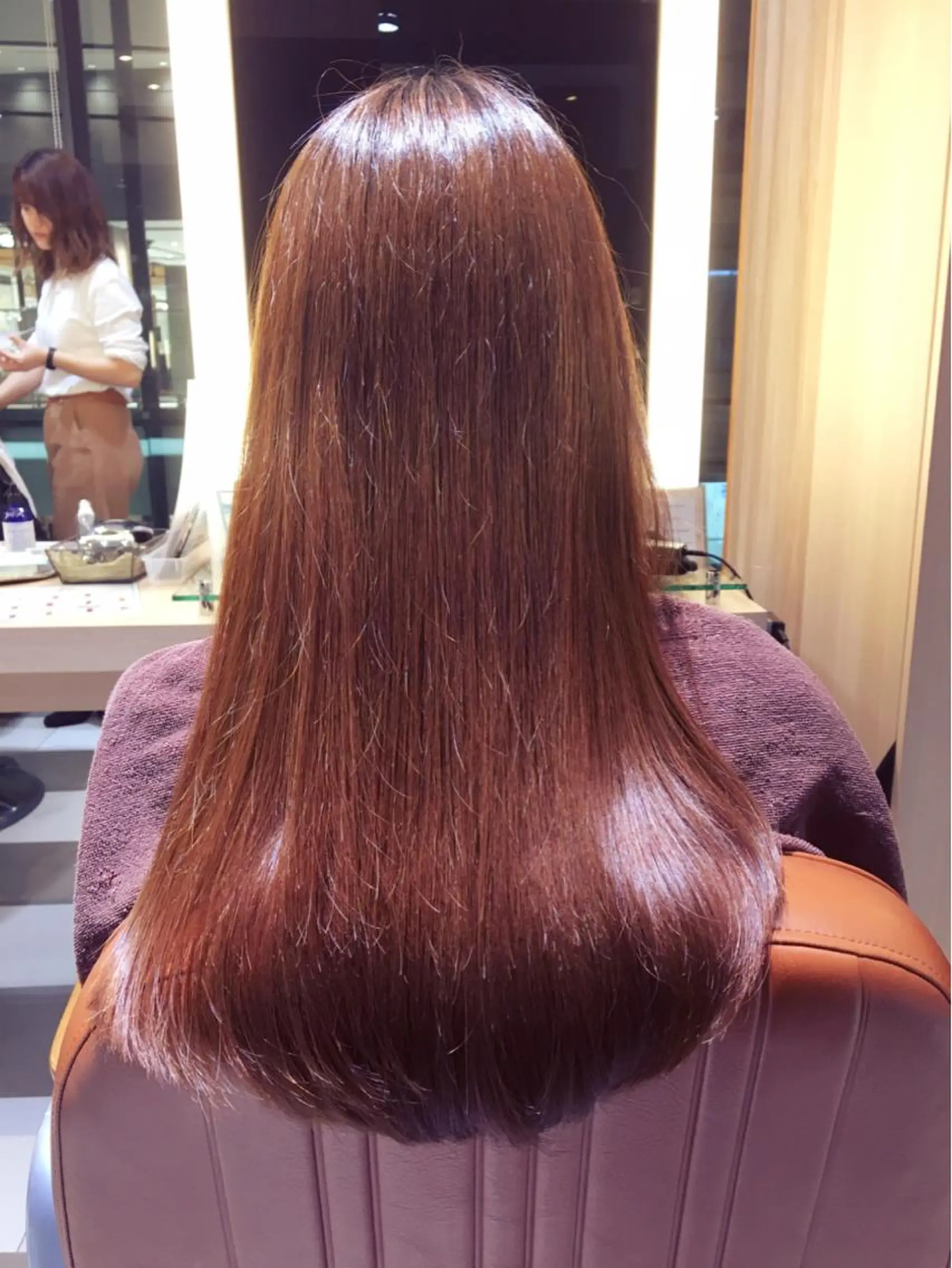 ロング カラー レッドカラー ぱつっとボブ/ 小野あかねのヘアスタイル