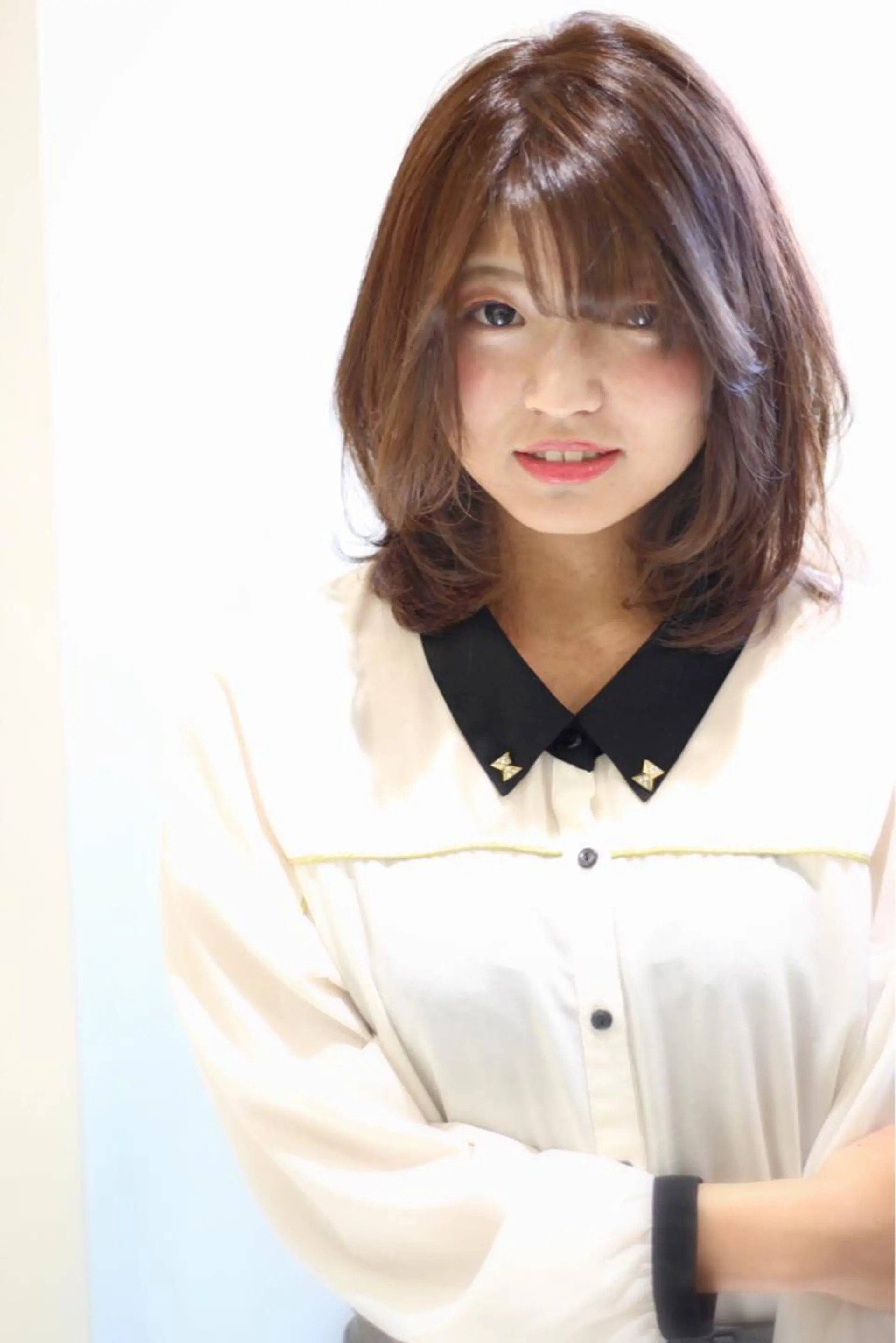 ミディアム カラー ボブ レイヤーカット 安藤 明日翔のヘアスタイル