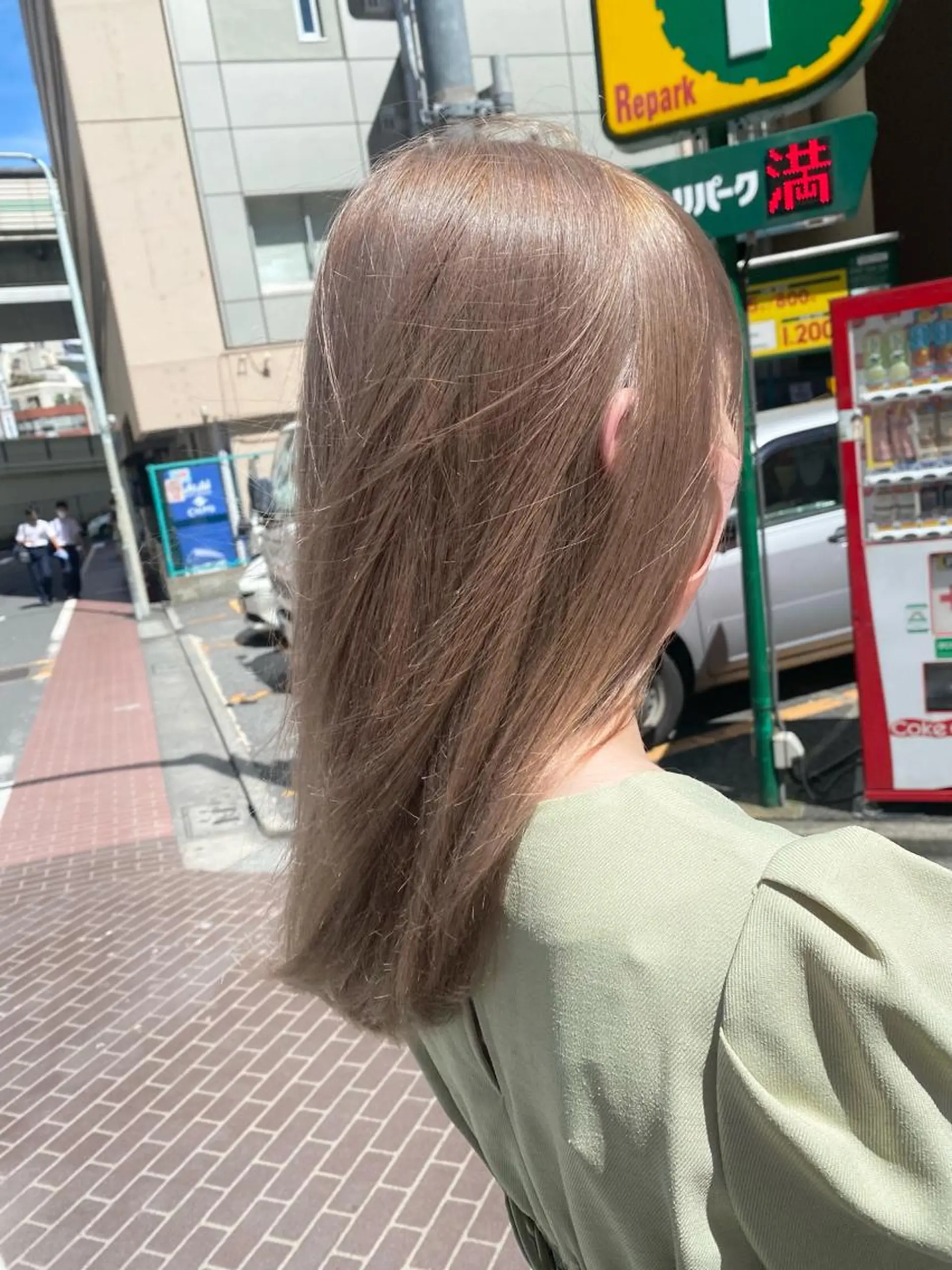 カラー ベージュカラー ハイトーンカラー ミルクティーベージュ ヘアカラー ハイトーン特化サロン 🍑momo🍑のヘアスタイル