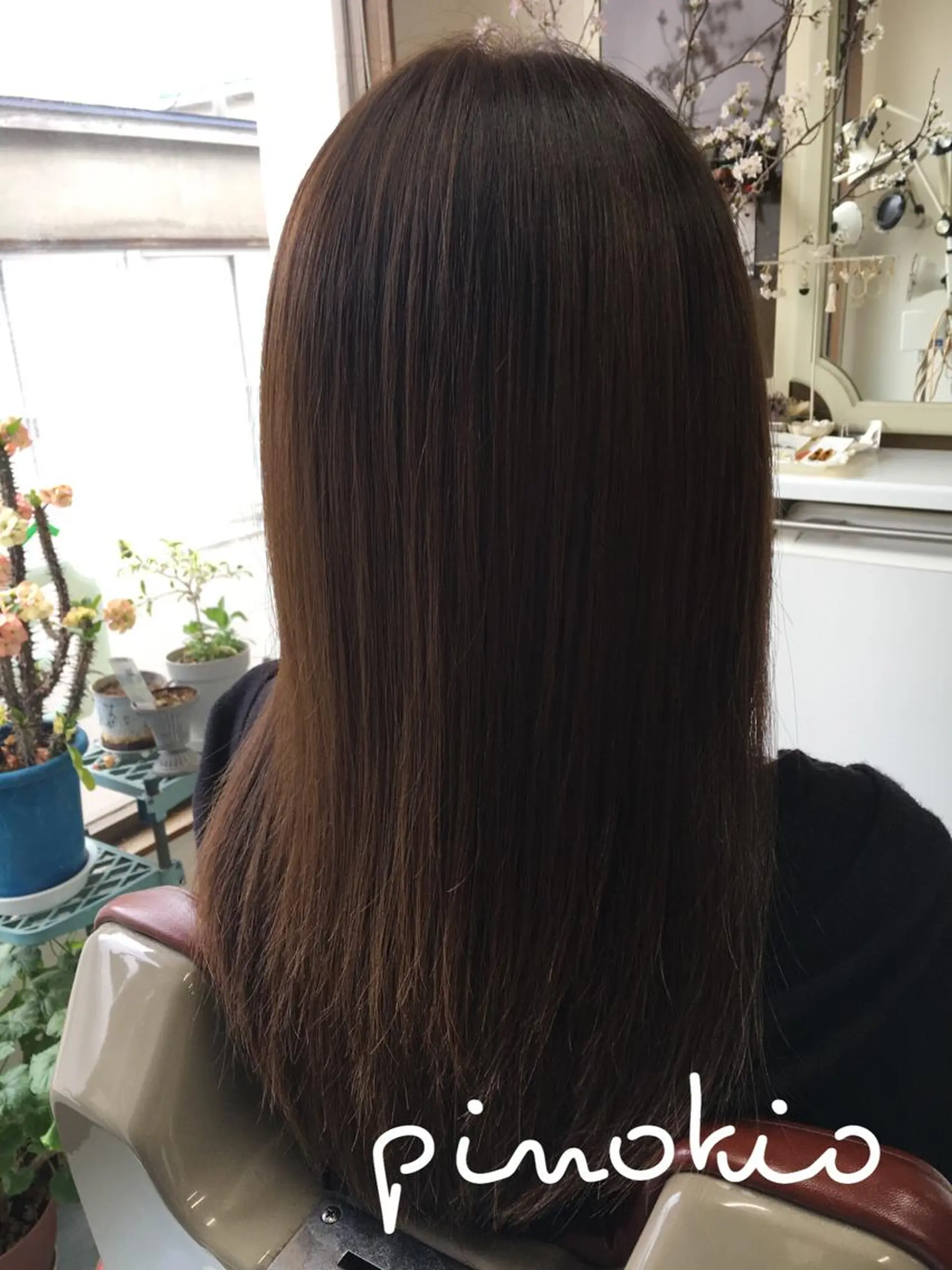 セミロング カラー オレンジ ストウ ナナエのヘアスタイル