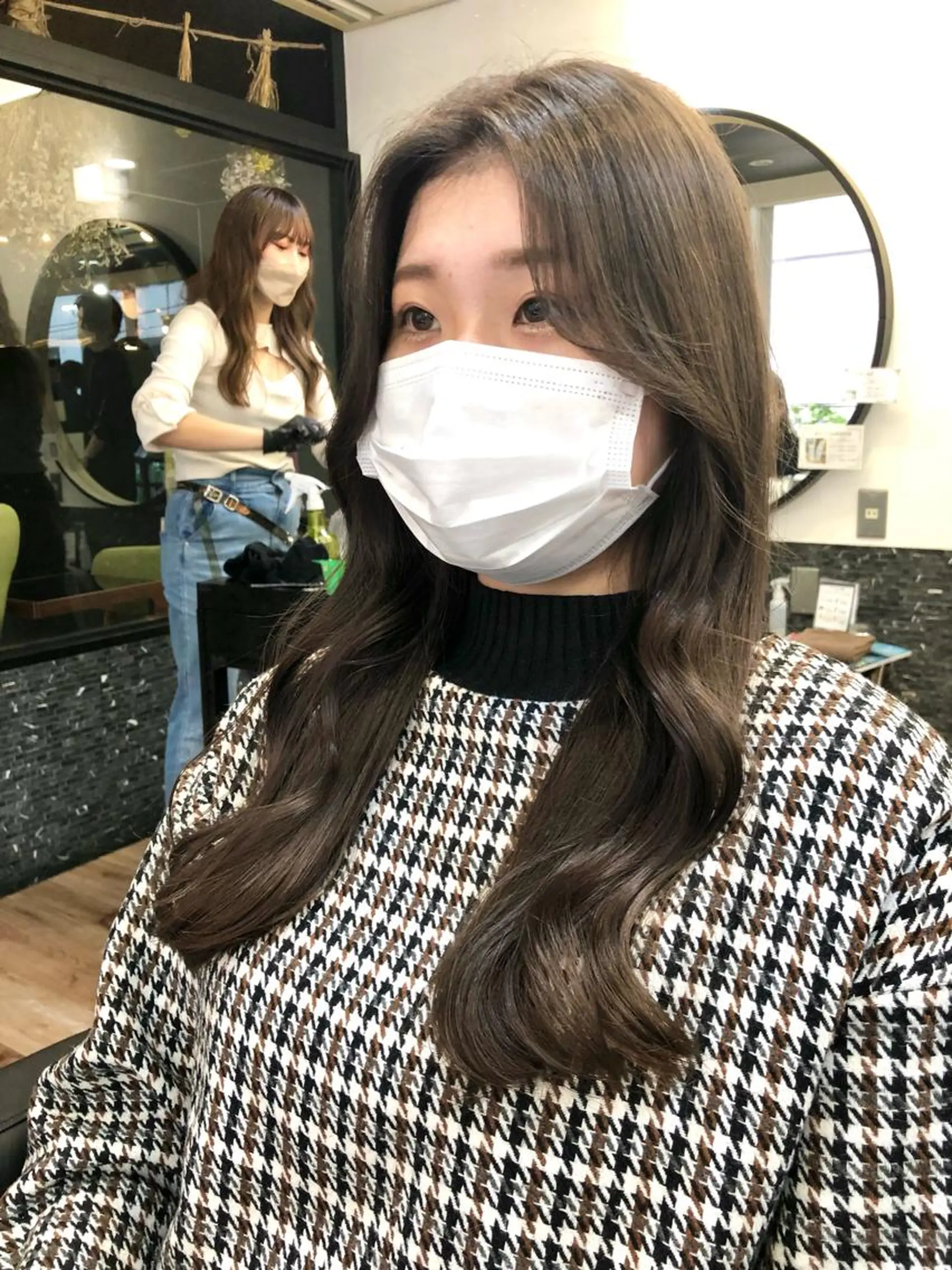 ロング カラー ブリーチ グレージュ トレンドヘア🌿 森  一愛のヘアスタイル
