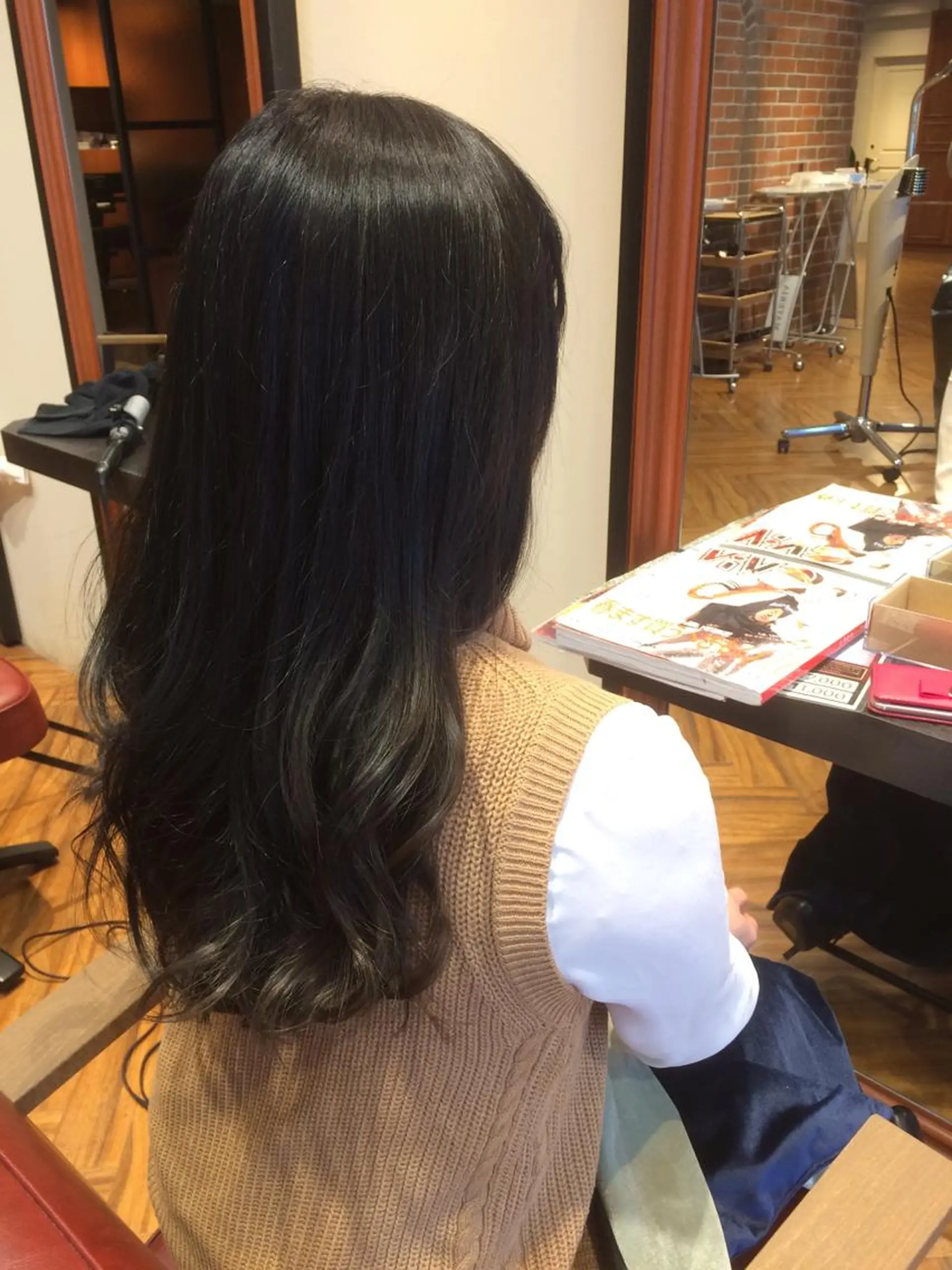 ミディアム ロング カラー ブルーカラー ブルージュ カラー&矯正スペシャ リスト宮本　伸一のヘアスタイル