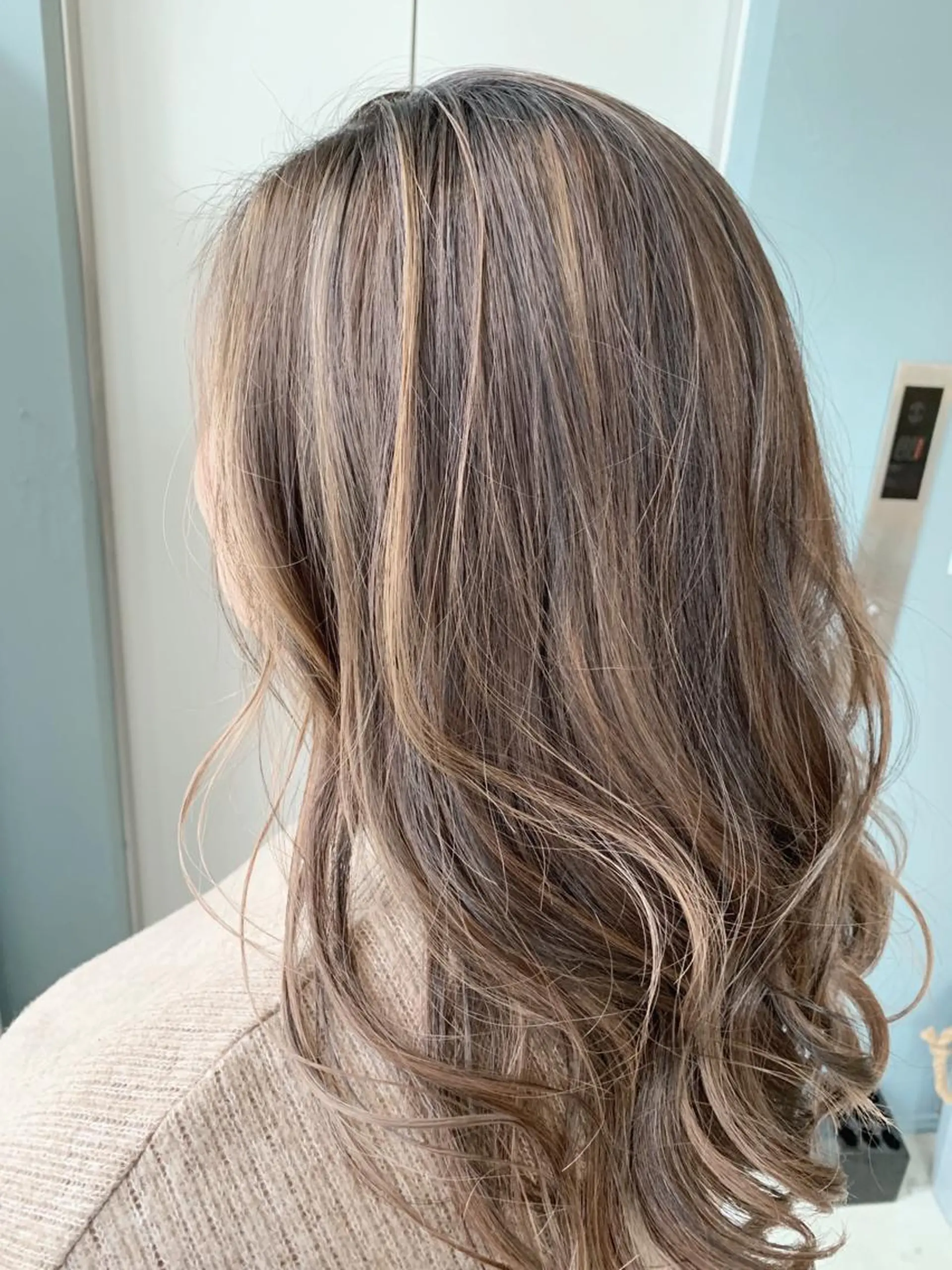 ロング カラー ベージュカラー ハイライトカラー ハイライト カット ヘアカラー トリートメント 船津武俊 フナツタケトシのヘアスタイル