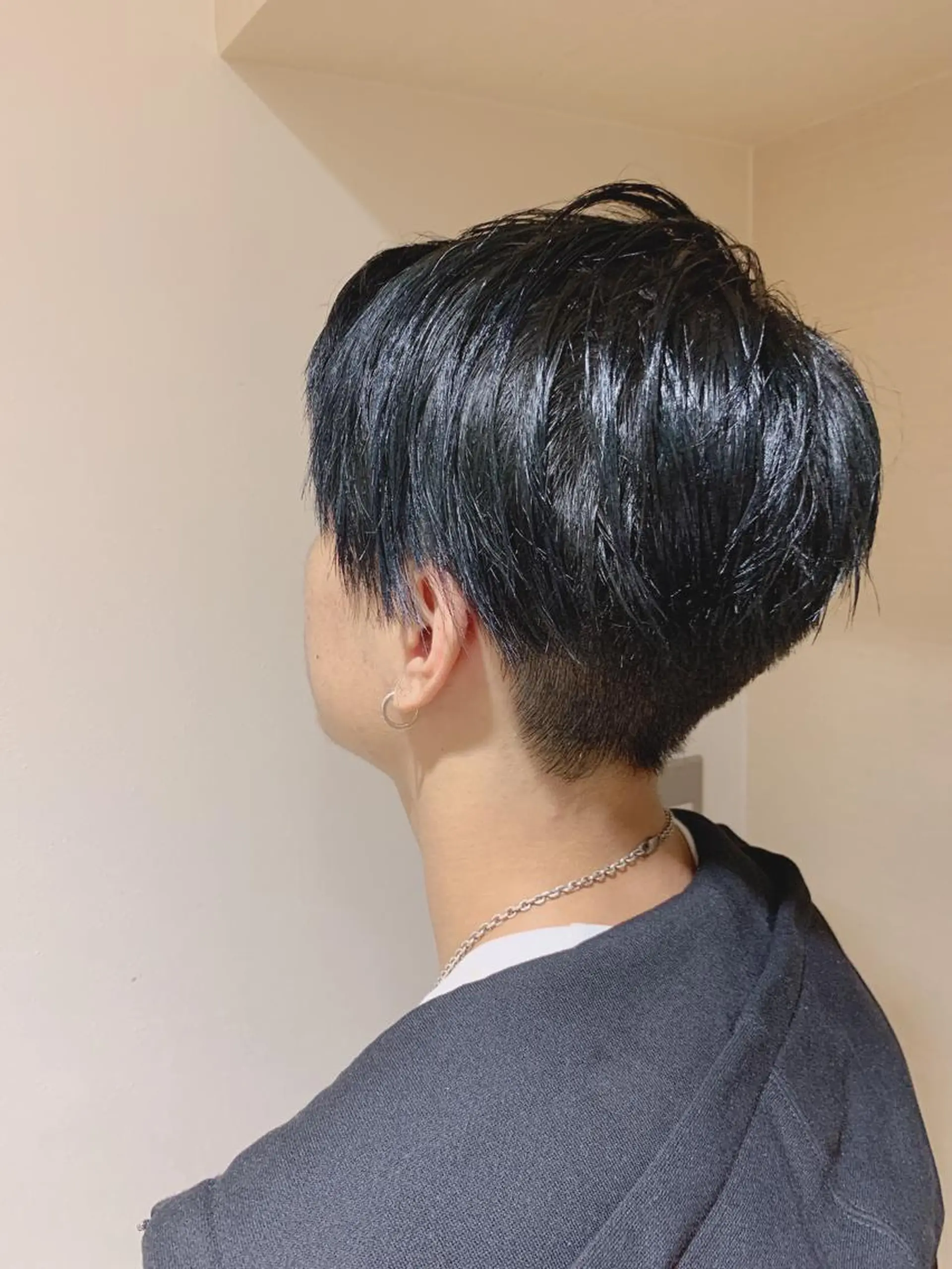ショート カラー メンズ ブルーカラー ネイビーカラー 當間 大知のヘアスタイル