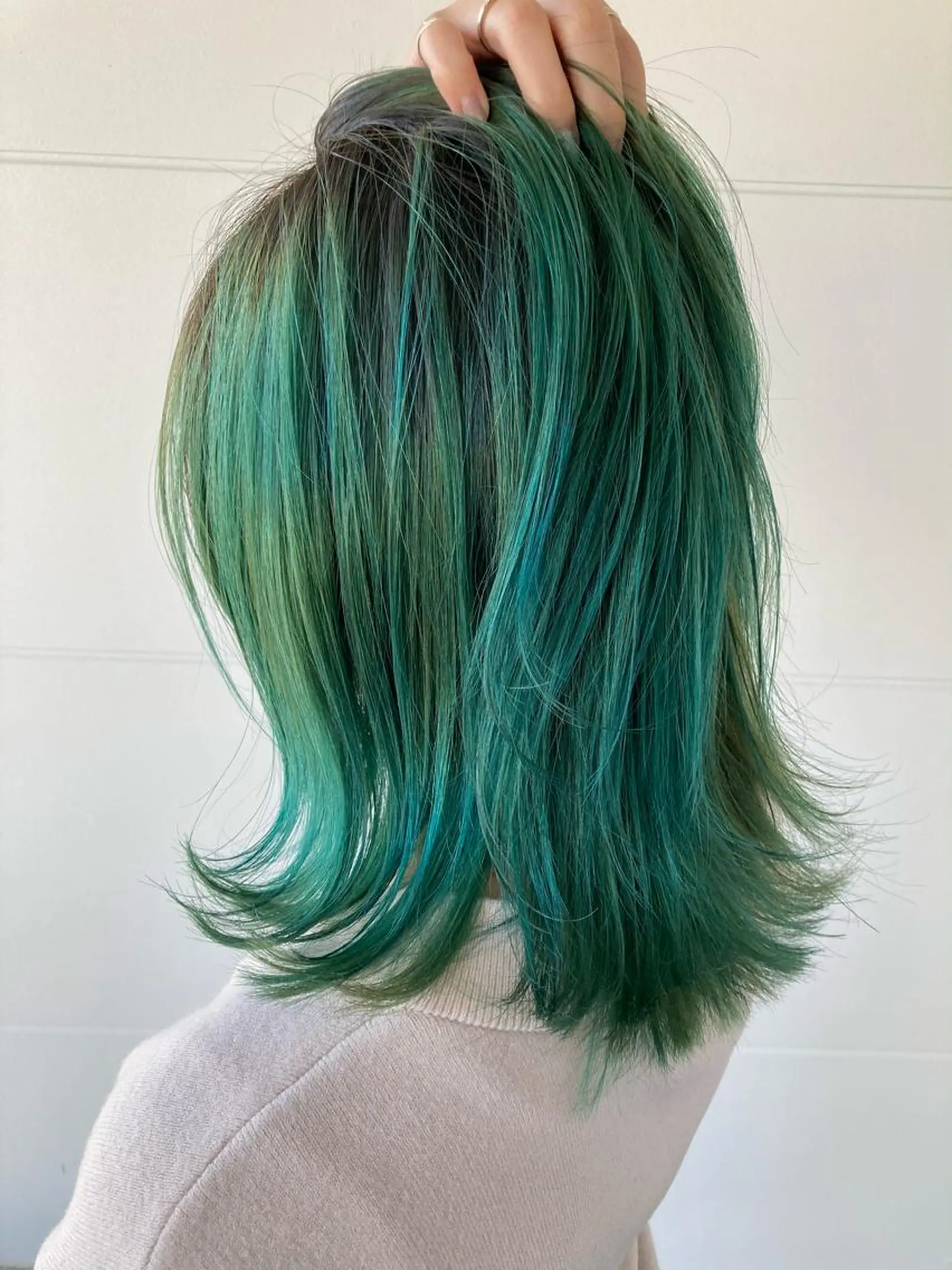 ミディアム タカツド ユウキのヘアスタイル