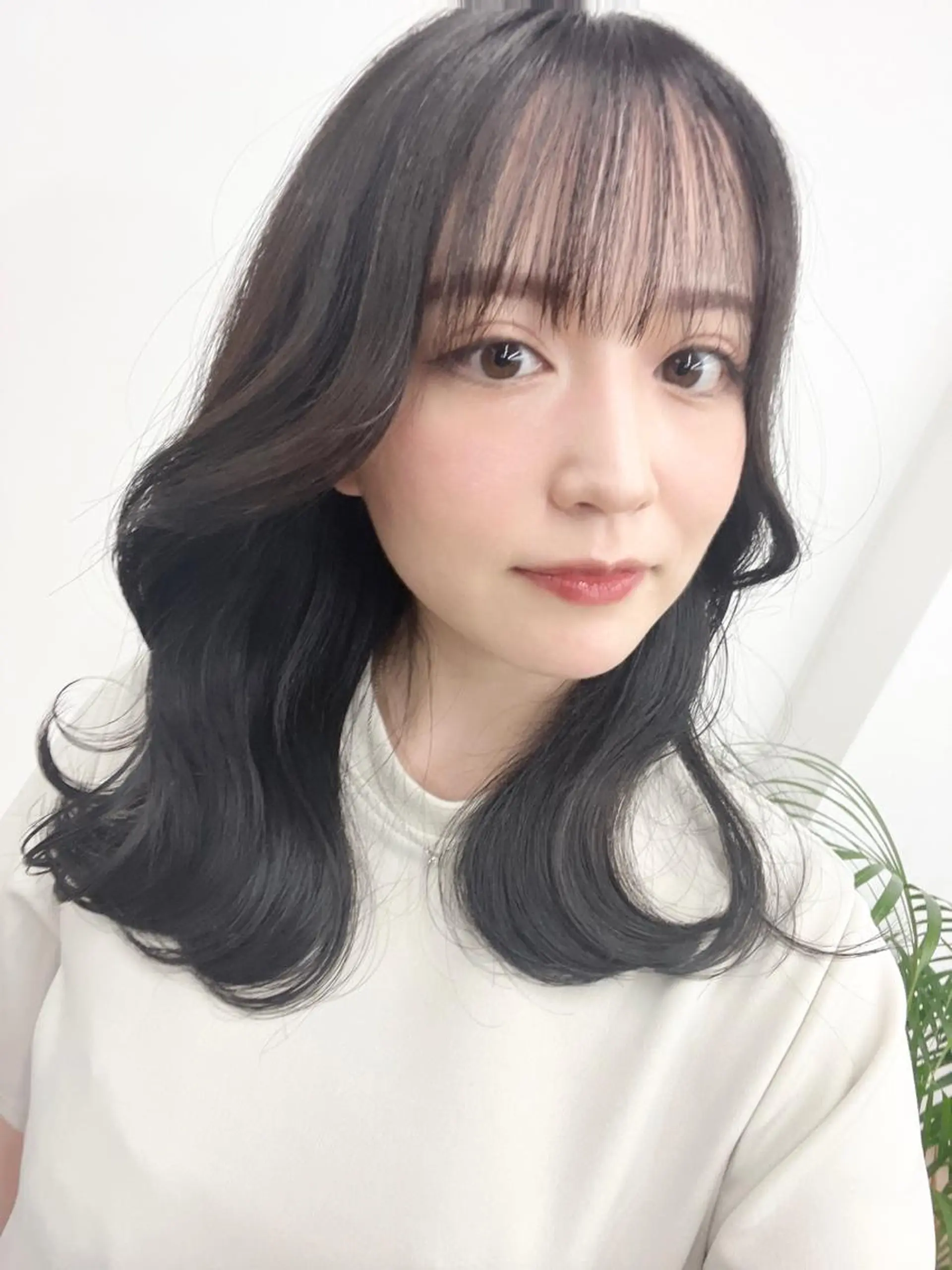 ミディアム カラー ミディアムパーマ アッシュ アッシュブラウン バレイヤージュ ベージュカラー 韓国風×透明感カラー 髪質改善オタベシンヤのヘアスタイル