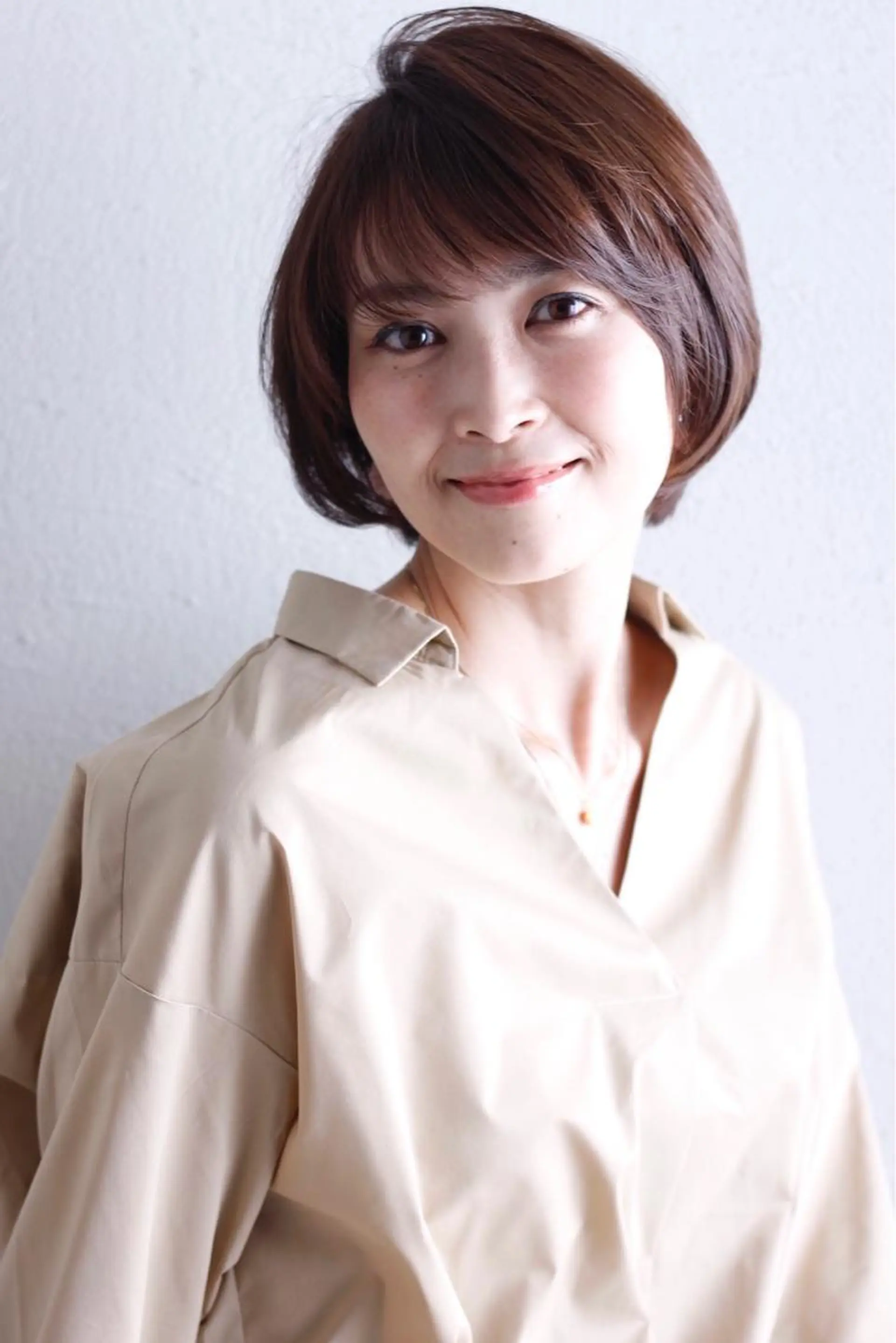 ショート カラー パーマ ショートヘア 艶カラー🩶縮毛矯正 辻紗耶加のヘアスタイル