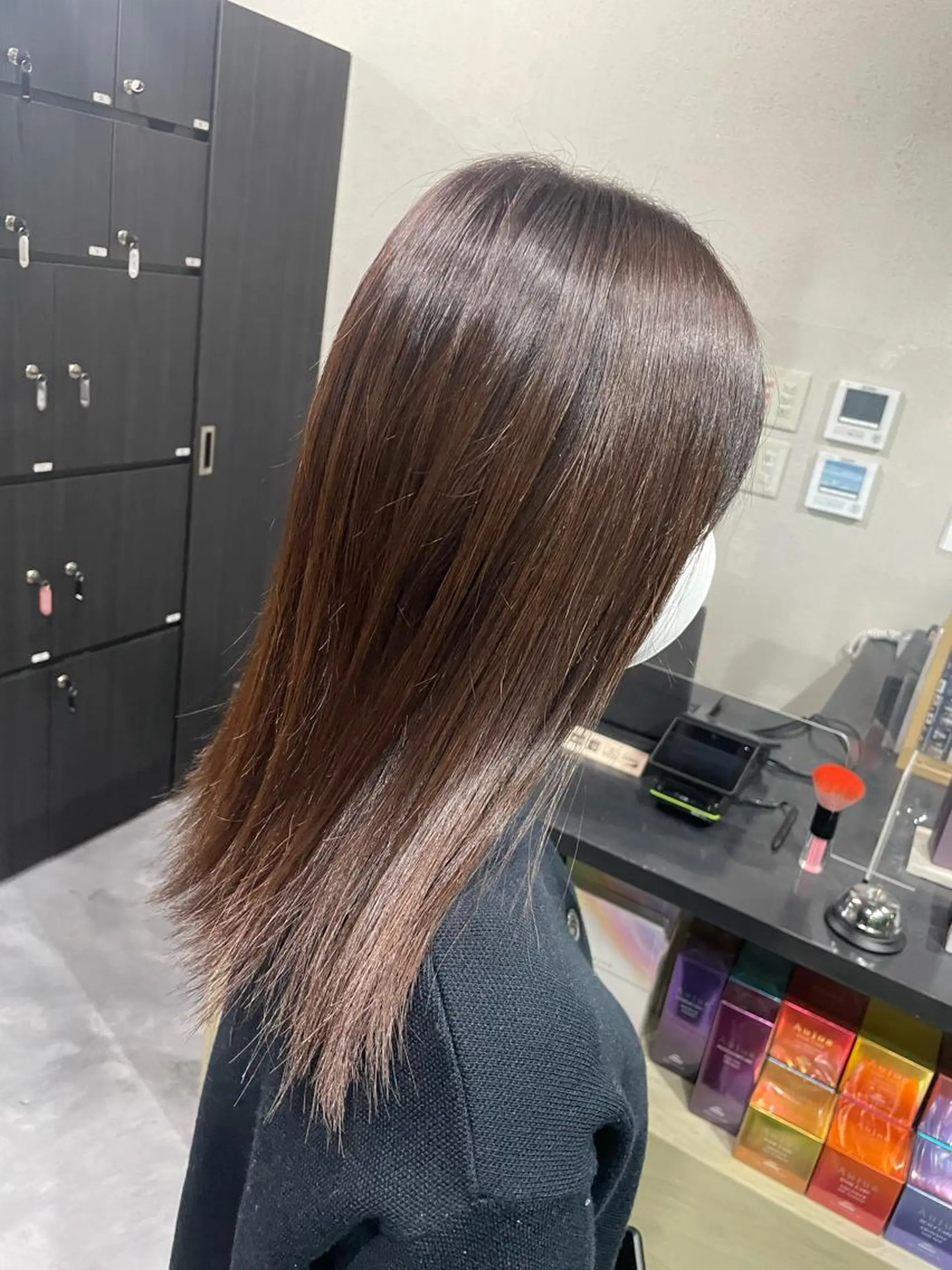 セミロング カラー 石川 聖奈のヘアスタイル