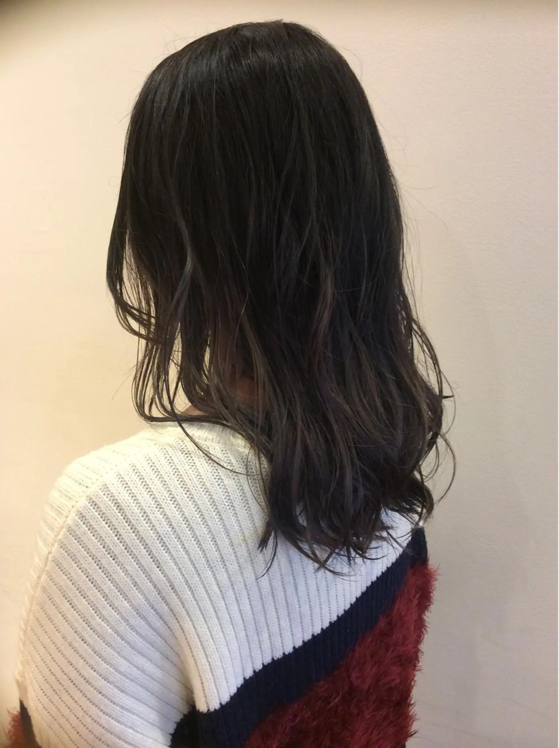 ロング カラー ブリーチ グラデーションカラー グレージュ 松井 竜輝のヘアスタイル