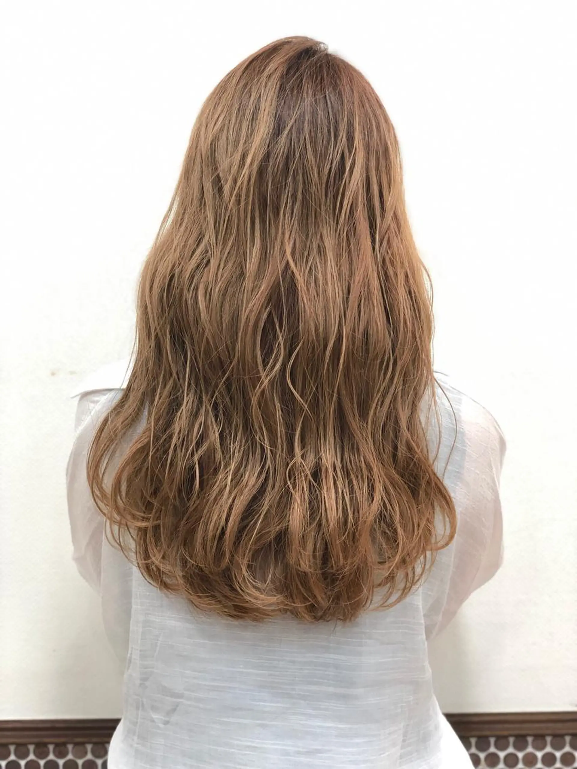 ロング カラー ヘアアレンジ 白髪ぼかし脱白髪染め 大塚綾のヘアスタイル