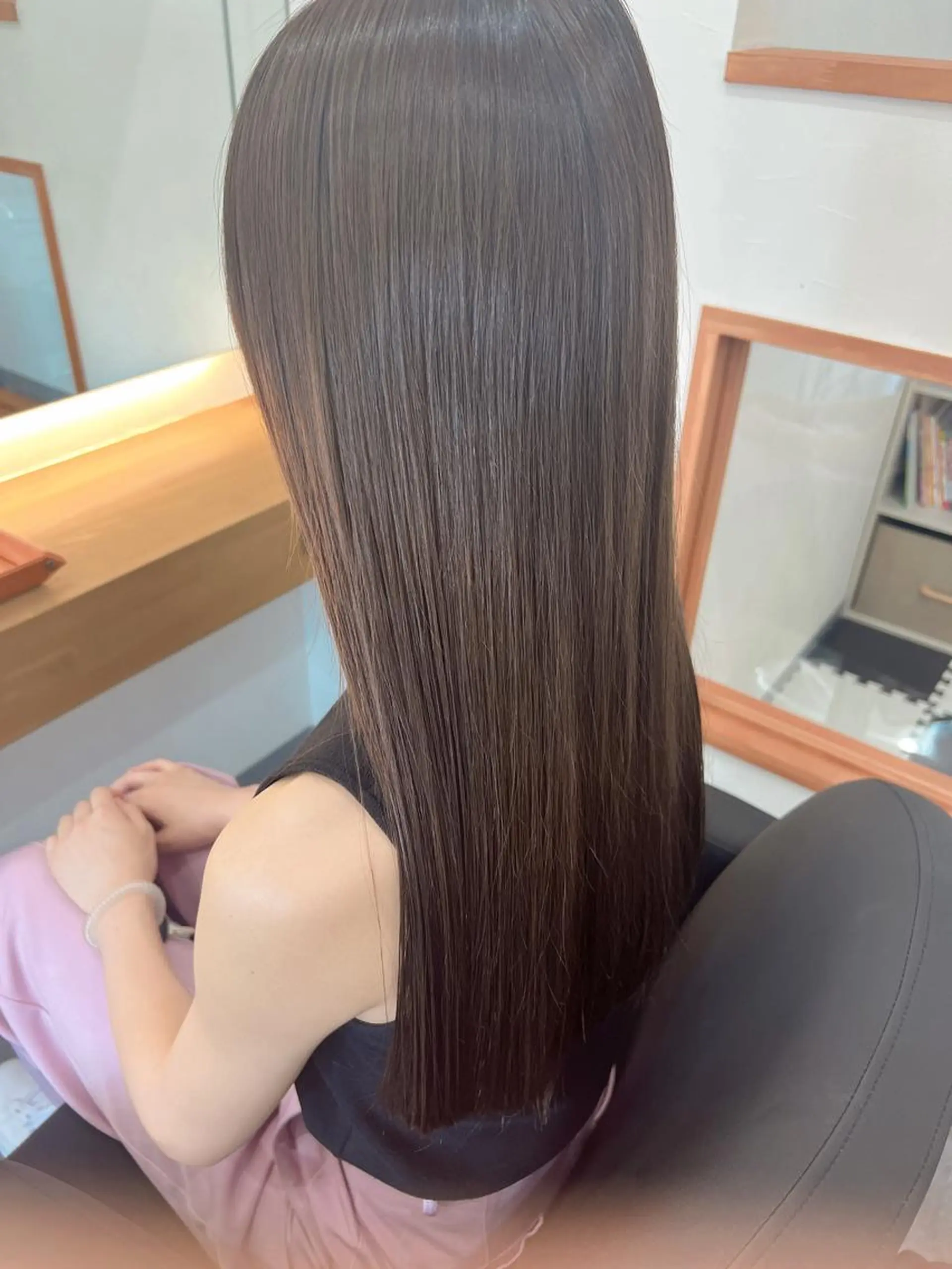 ロング カラー ヘアアレンジ マツエク・マツパ アイブロウ ショートボブ ブリーチ デザインカラー ハイライトカラー ハイトーンカラー hair terrace M所属・村岡 芽衣のヘアスタイル