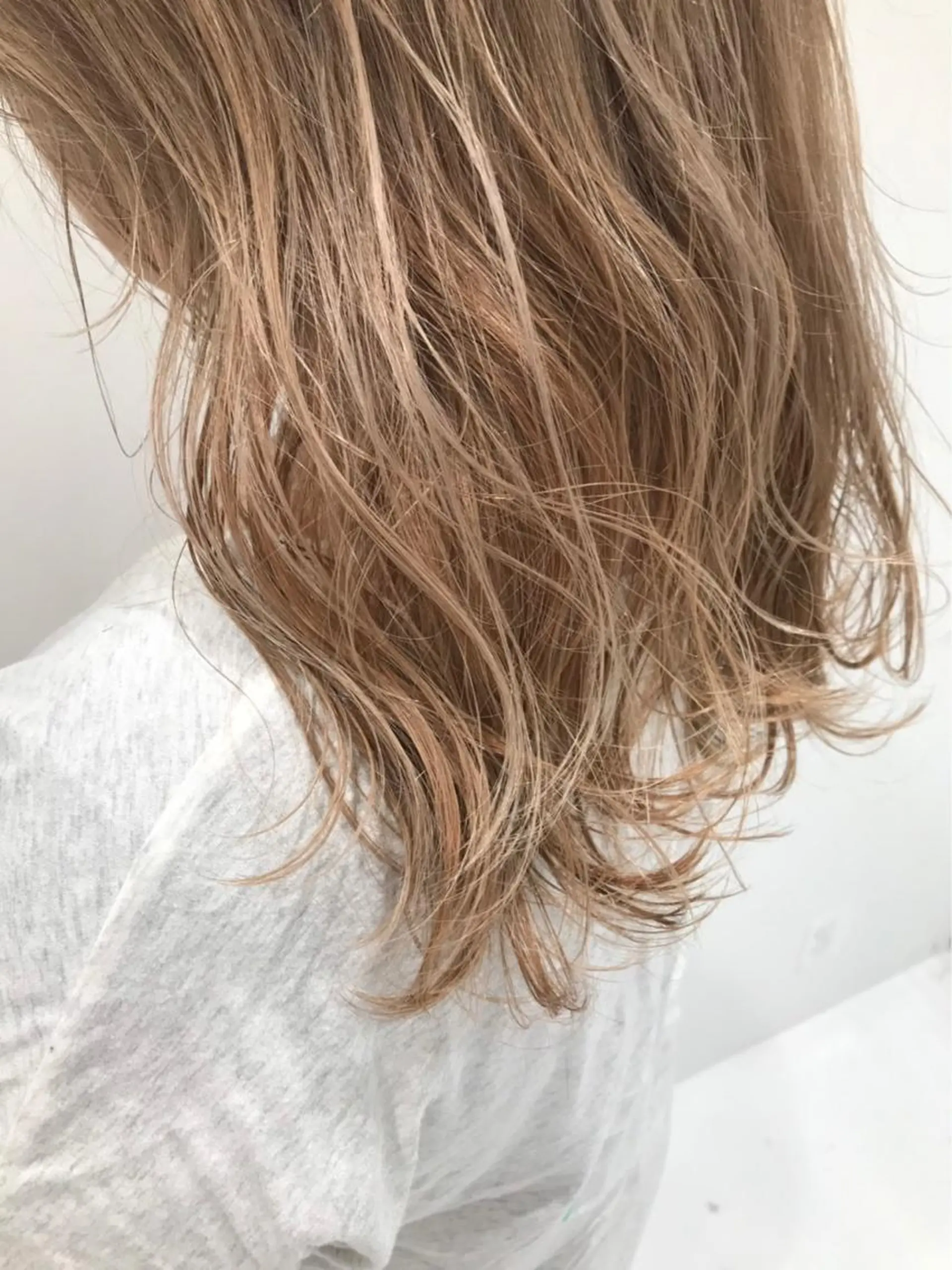 ミディアム ハイトーンNo.1✨ パーマ✨イマイタツヤのヘアスタイル