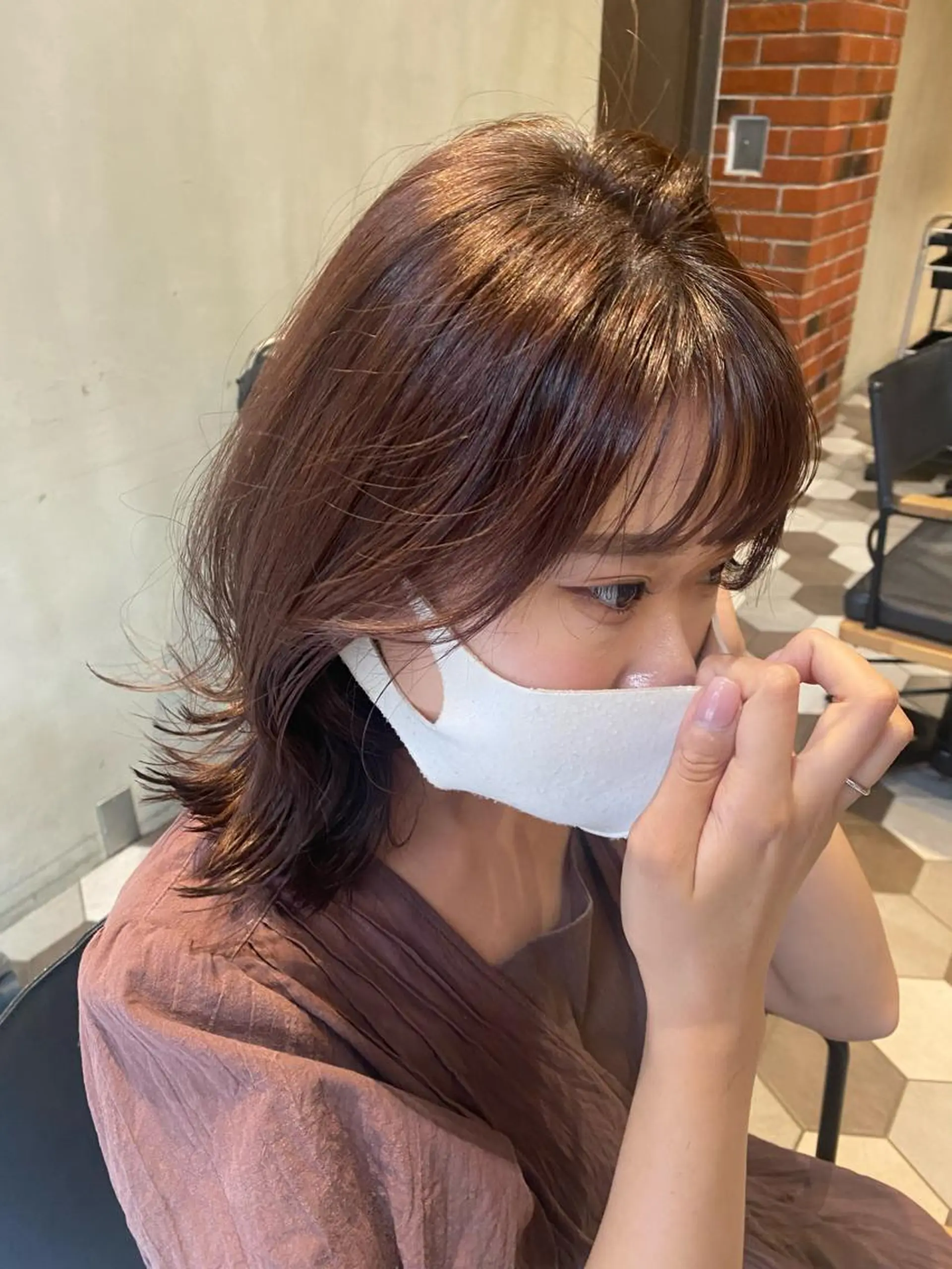ミディアム カット ヘアカラー トリートメント 髪質改善韓国レイヤー SHIORI🦋のヘアスタイル
