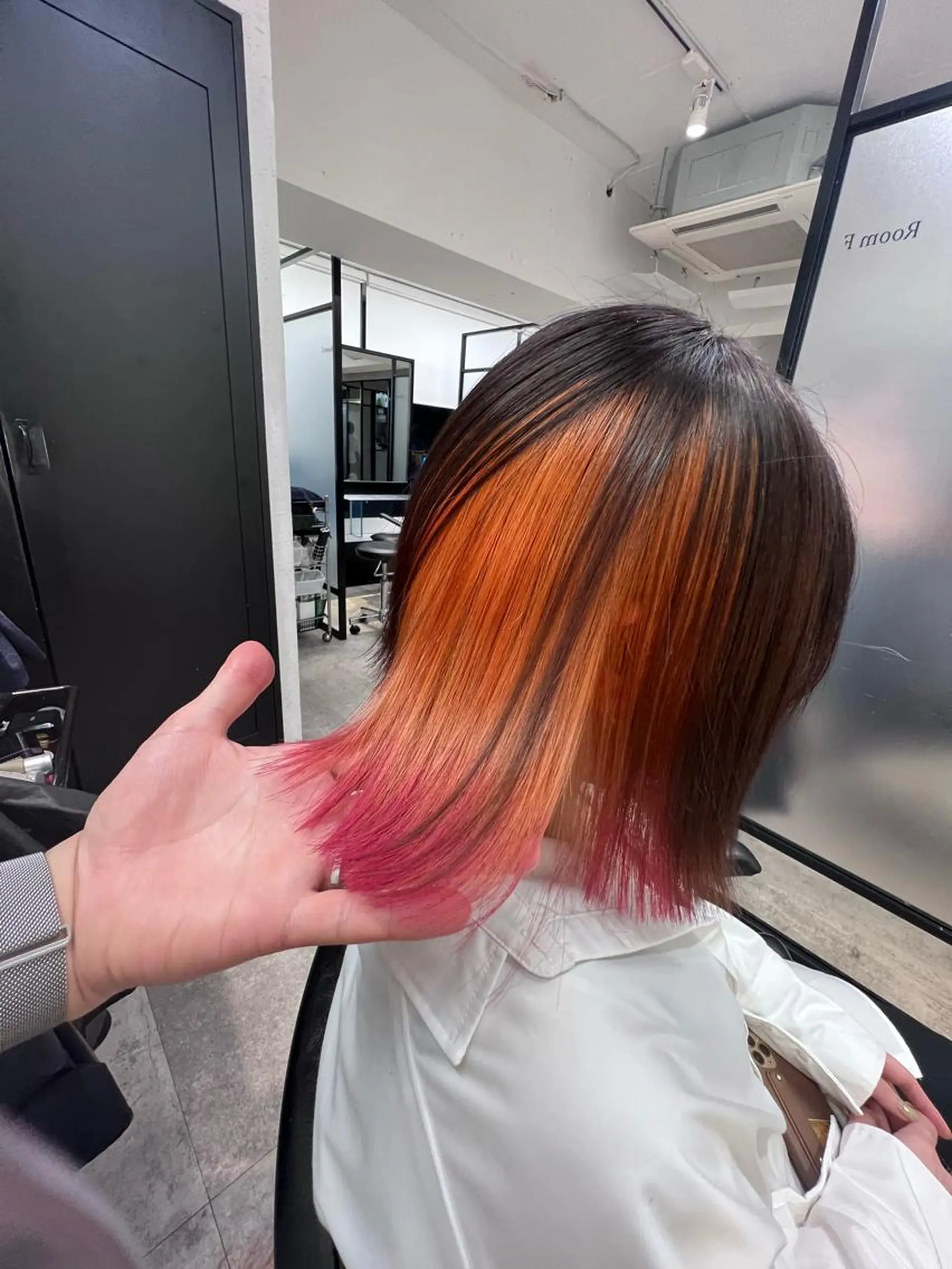 ショート ヘアカラー トリートメント 及川シゲル 髪質改善講師のヘアスタイル