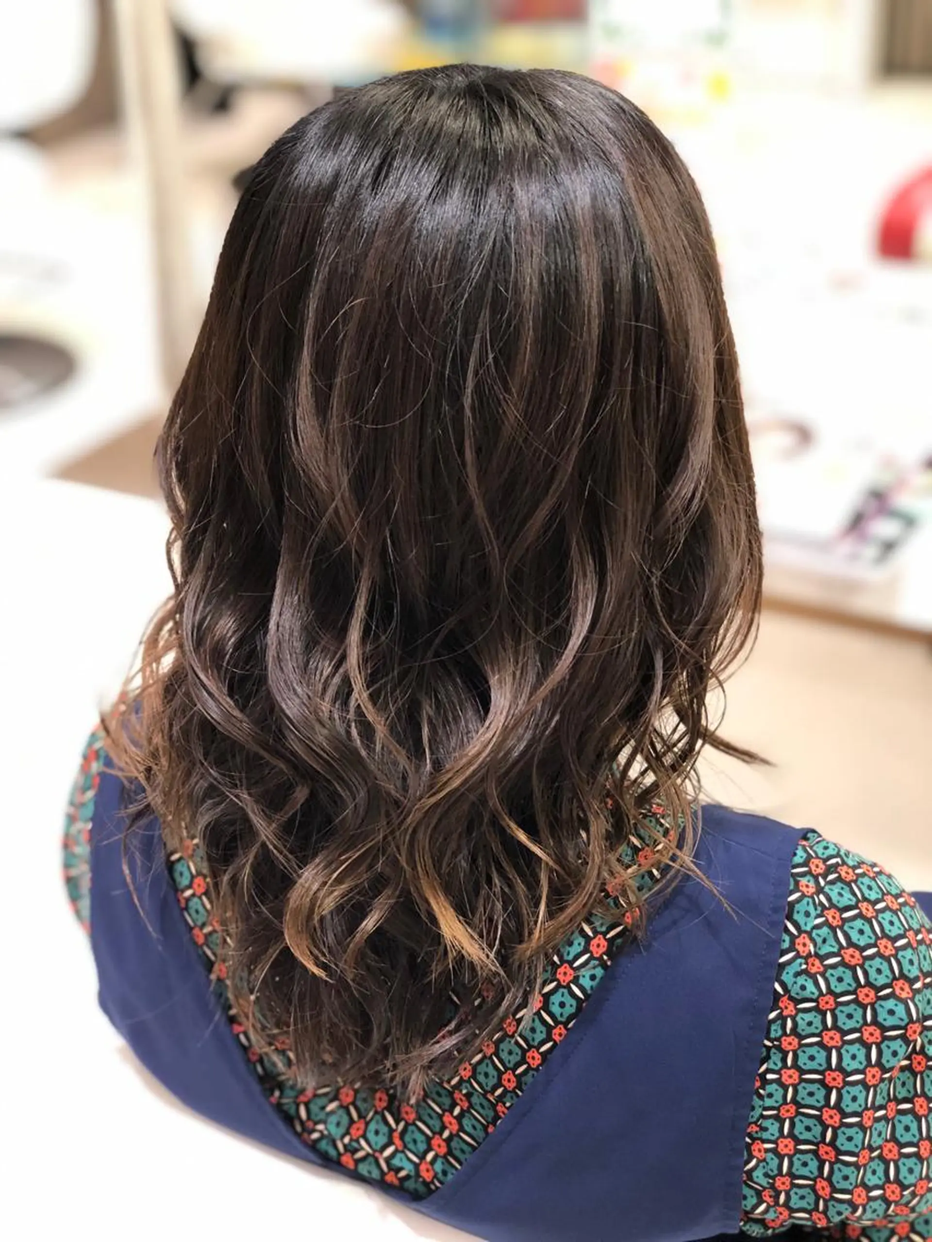 セミロング ヘアアレンジ 白髪ぼかし&ショート 💎YUMAのヘアスタイル