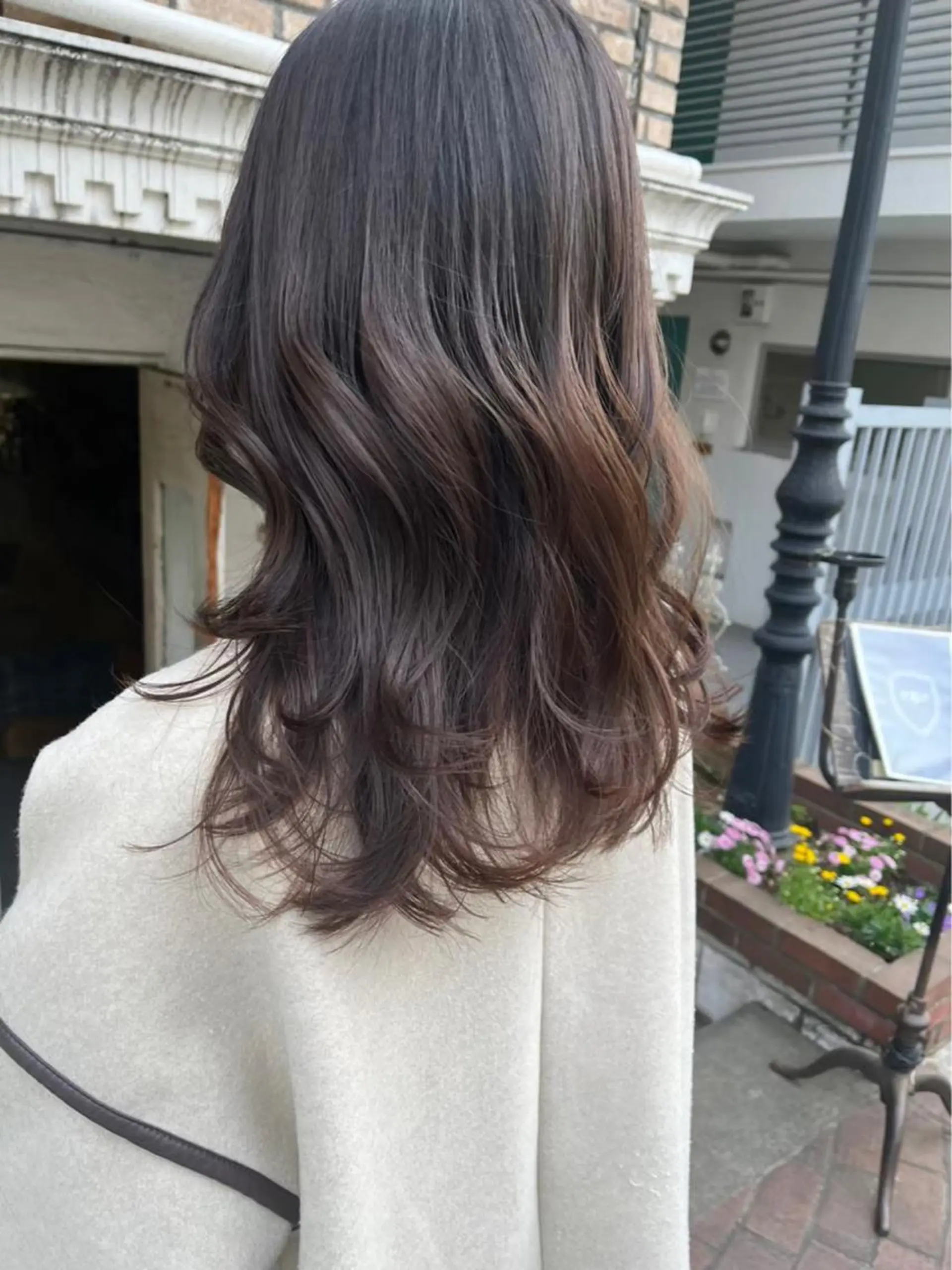 ミディアム カラー アディクシーカラー ベージュカラー 透明感カラー イルミナカラー ミルクティーベージュ カット ヘアカラー トリートメント レイヤー/グレージュ 🤍奥開梨恵のヘアスタイル