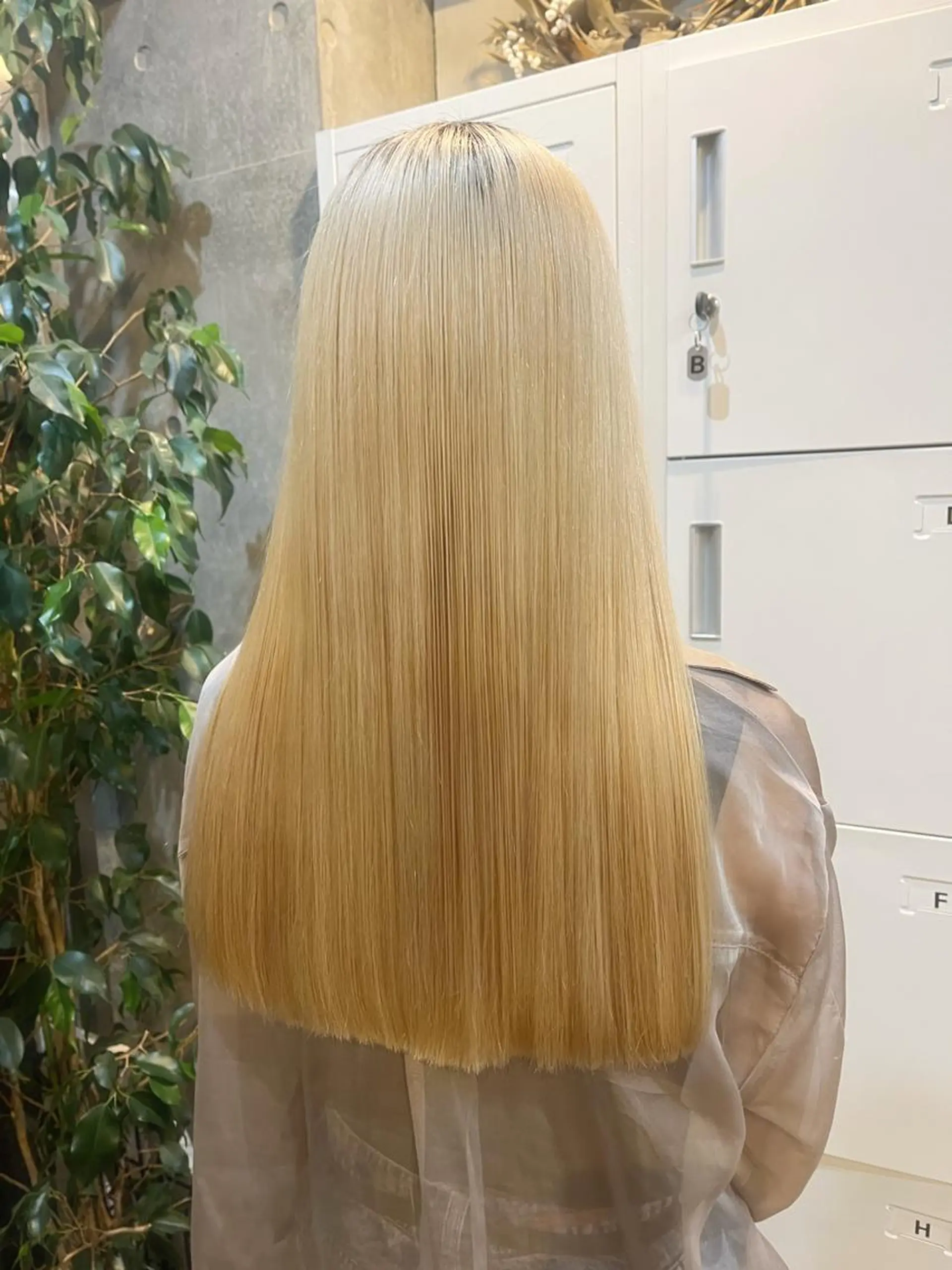 ロング カラー アディクシーカラー ベージュカラー 黒髪 ブリーチ ブルーカラー ヘアカラー 藤澤 夏実/インナーカラーのヘアスタイル