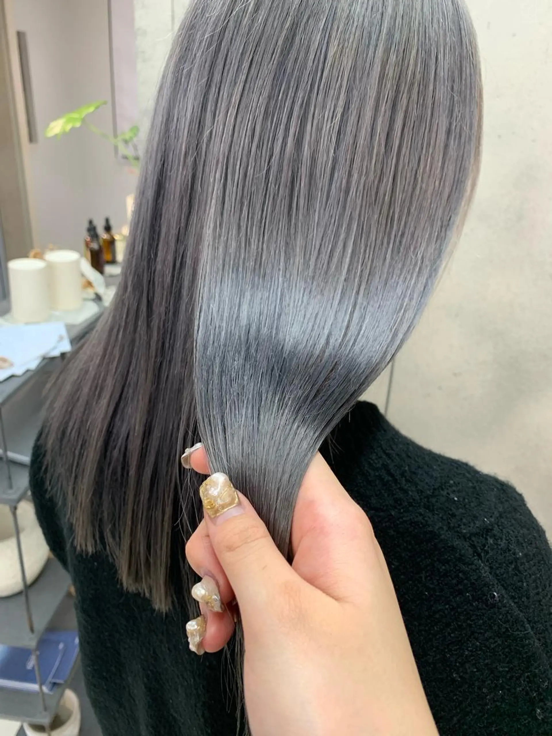 セミロング カラー raika .のヘアスタイル