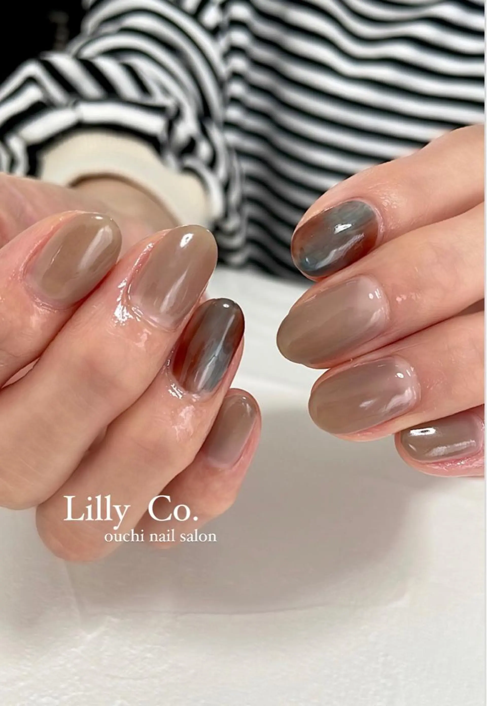 ネイル アートネイル ワンカラーネイル ハンドネイル ハンドケア Lilly Co.のネイルデザイン