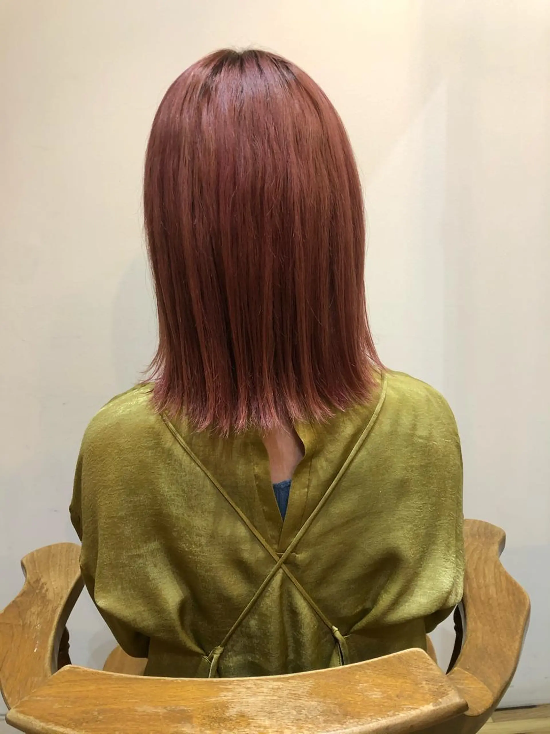 ミディアム カラー ピンクカラー be.perch所属・山口 朔弥のヘアスタイル