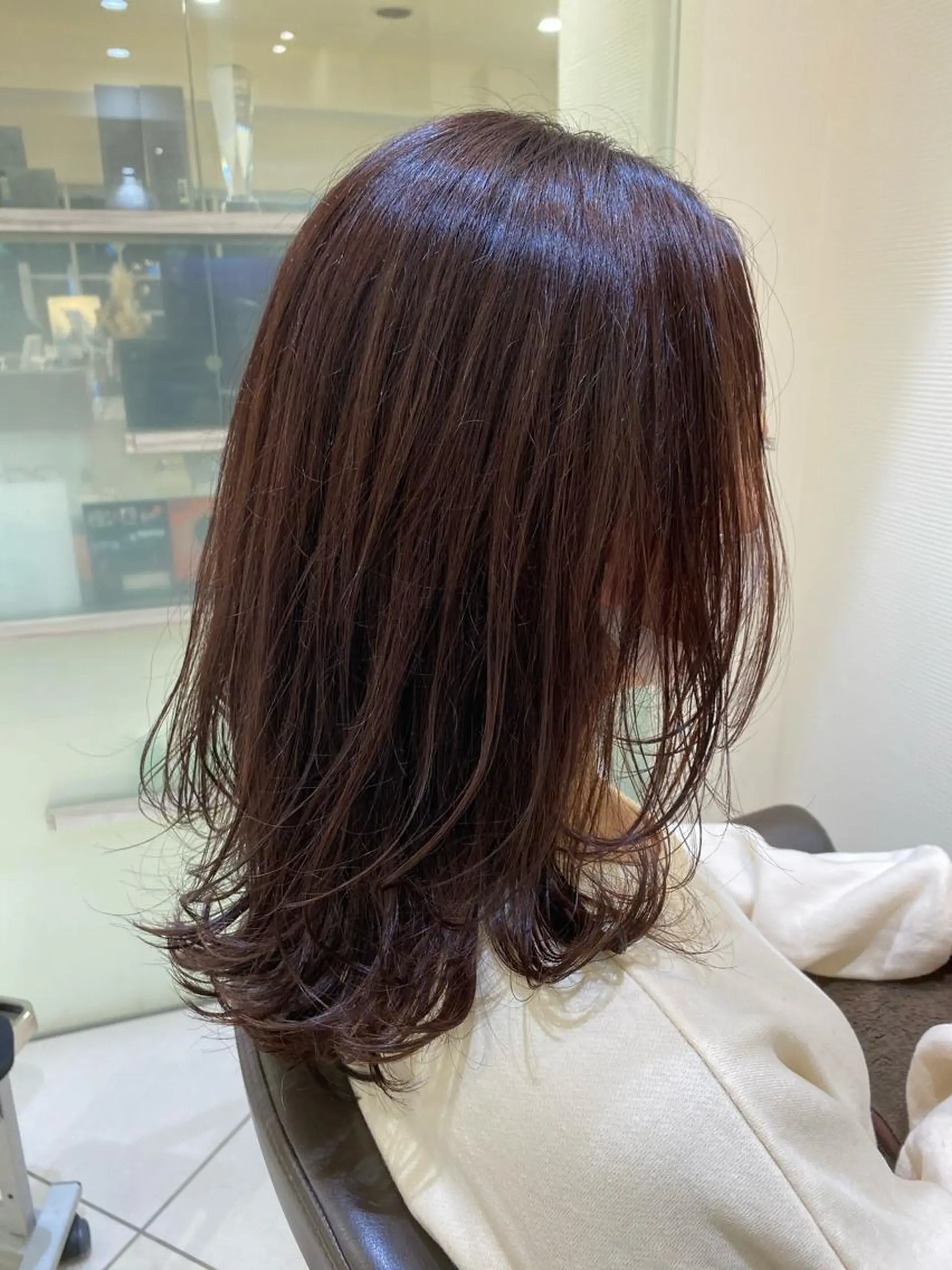 セミロング カラー レッドカラー カット プレイングカラー🤍 細めハイライトのヘアスタイル
