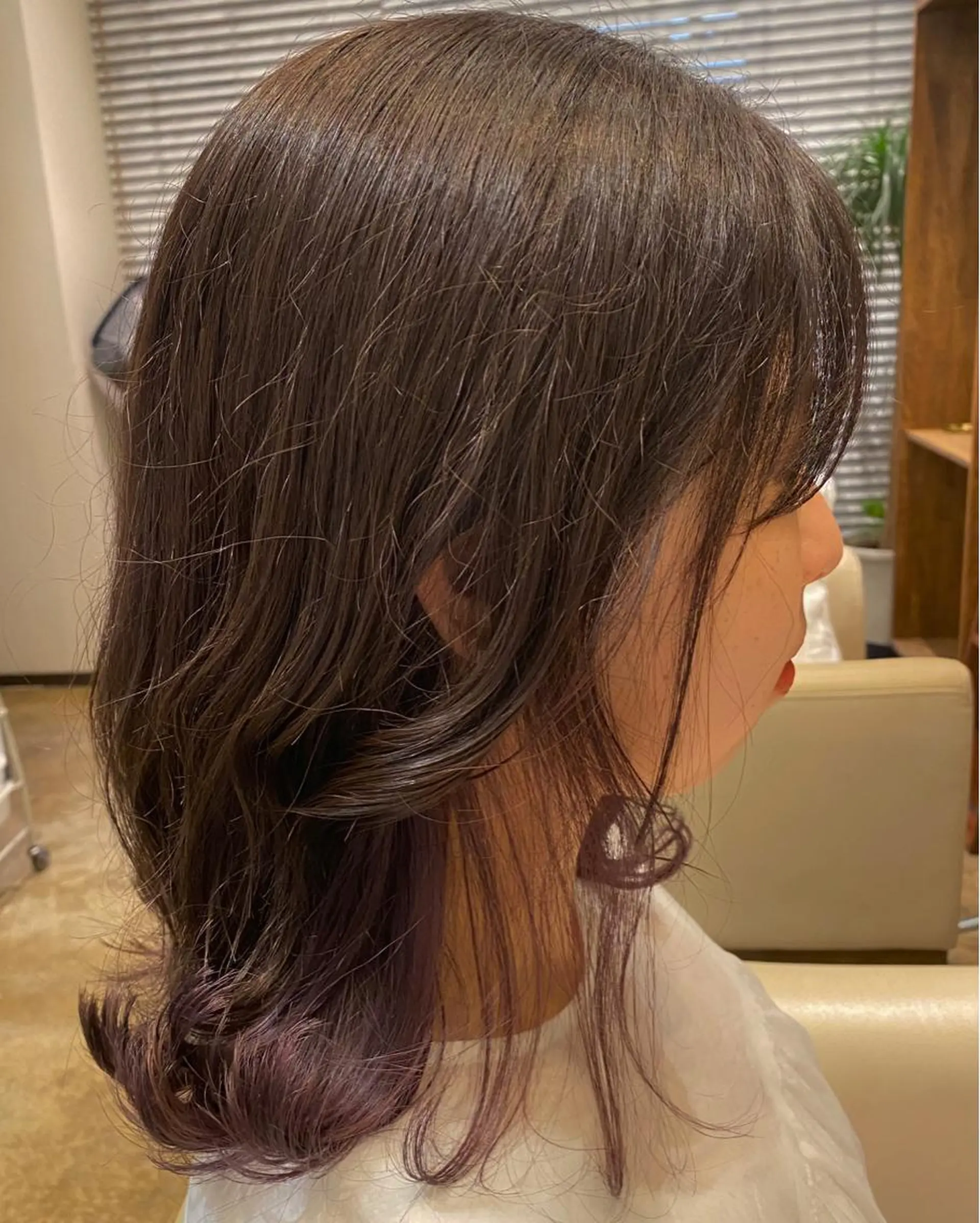 セミロング カット ヘアカラー トリートメント 鈴木 奈波のヘアスタイル