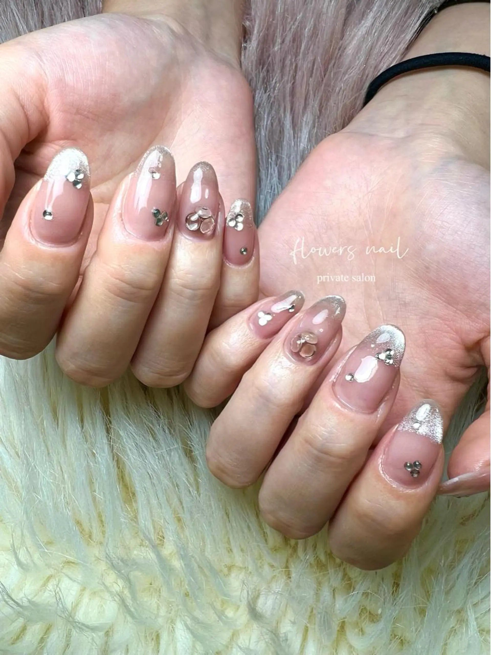 ネイル フレンチネイル ジェルネイル グラデーション マグネットネイル マグネットフレンチ flowers nailのネイルデザイン