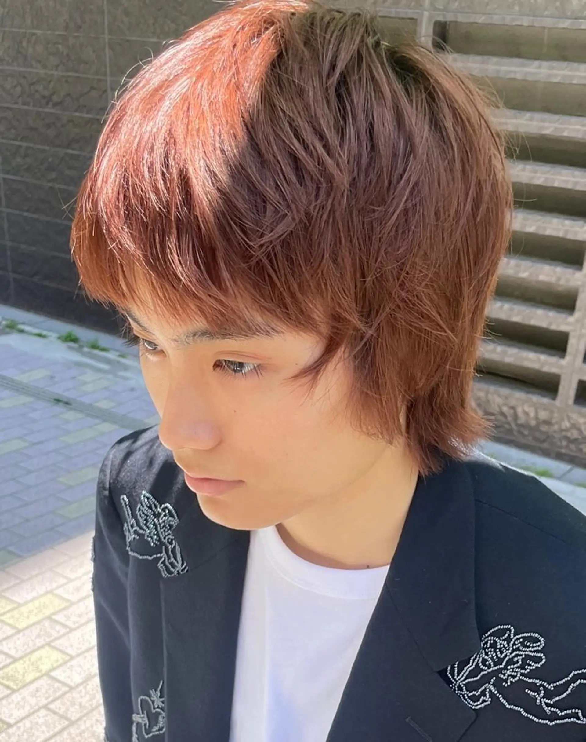 ショート カラー メンズ メンズバレイヤージュ メンズブリーチ センターパート フェードカット メンズハイライト カット ヘアカラー トリートメント スパイラルパーマ 🌐hina⭐️のヘアスタイル