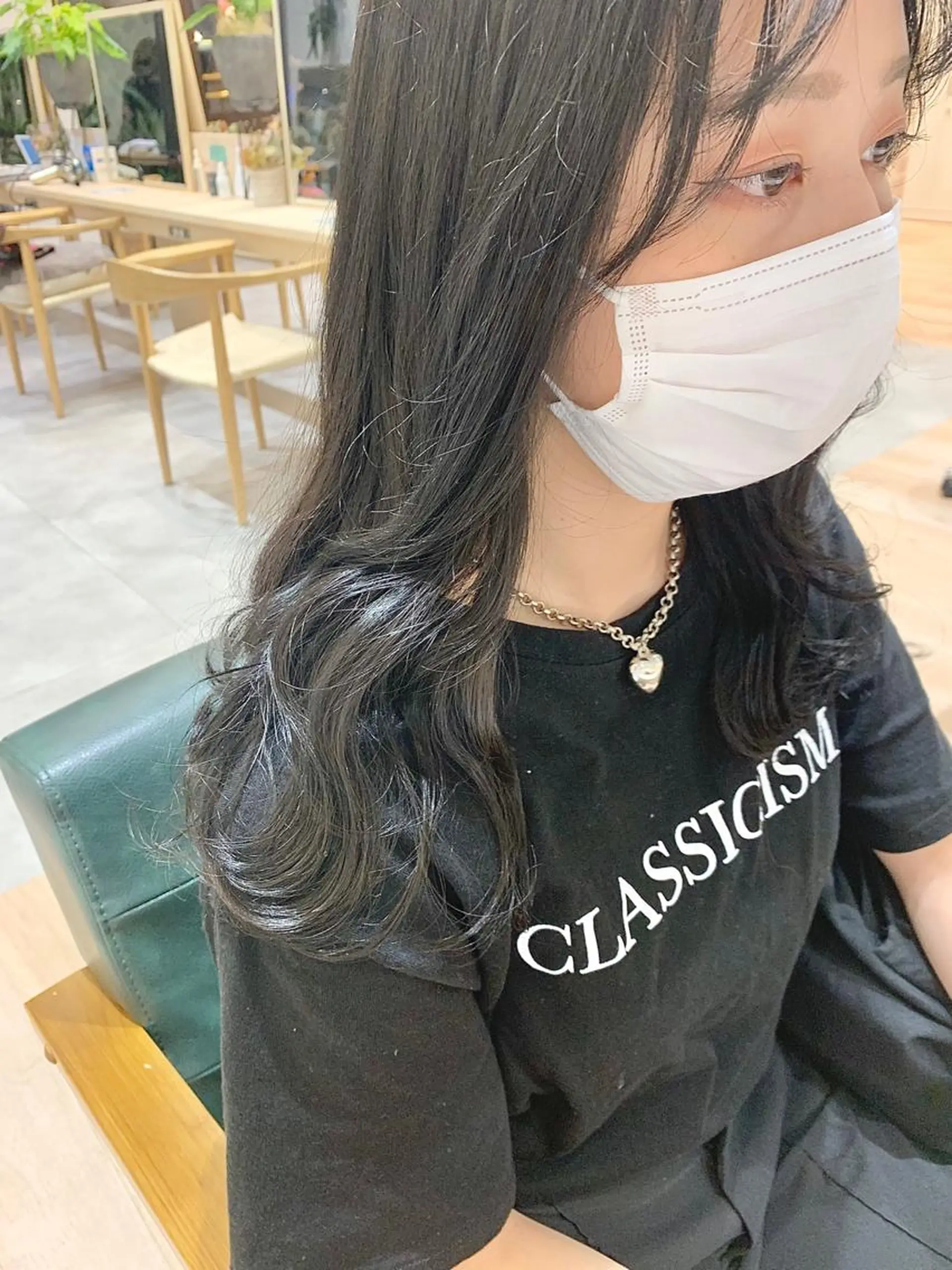 ロング カラー 吉原 由菜のヘアスタイル