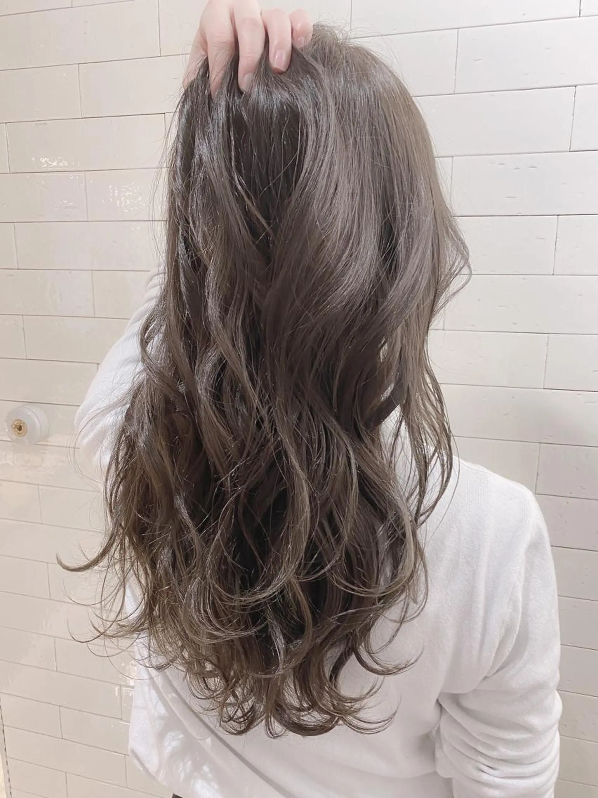 セミロング カラー パーマ ヘアアレンジ アッシュ バレイヤージュ ブリーチ ケアブリーチ 透明感カラー カット ヘアカラー 縮毛矯正 竹内ケンゴ🇰🇷 EIGHT藤沢のヘアスタイル