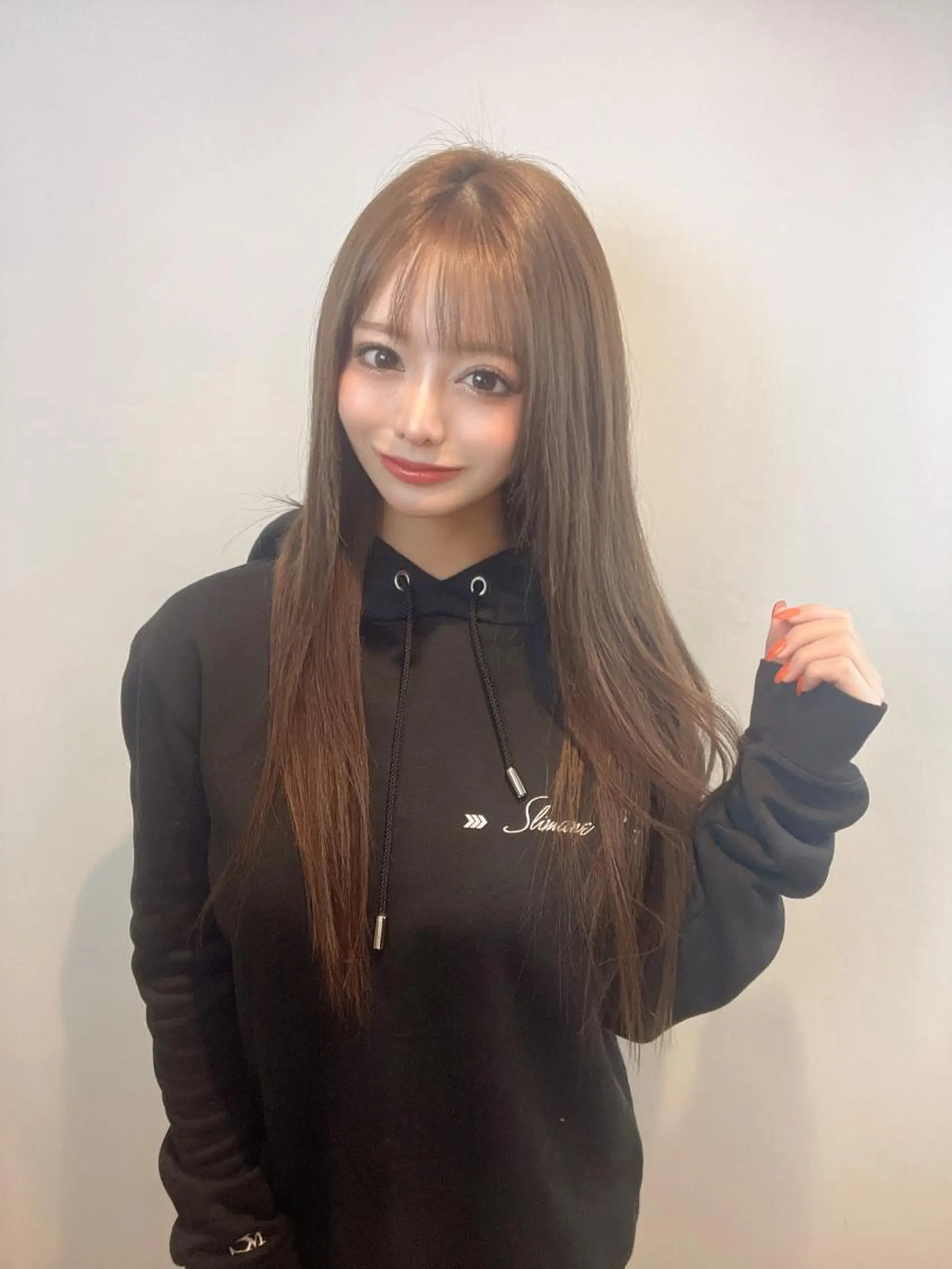 ロング R by NINA かずなのヘアスタイル