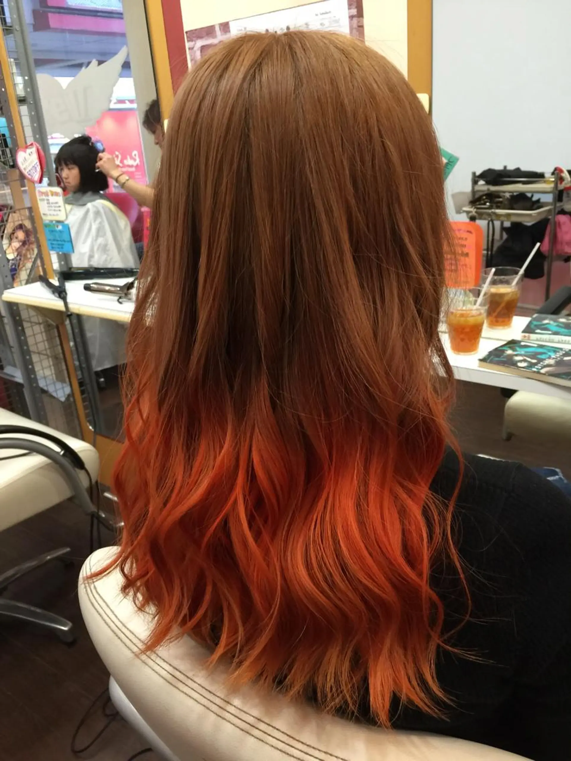 ロング カラー グラデーションカラー オレンジ たけい ゆうきのヘアスタイル