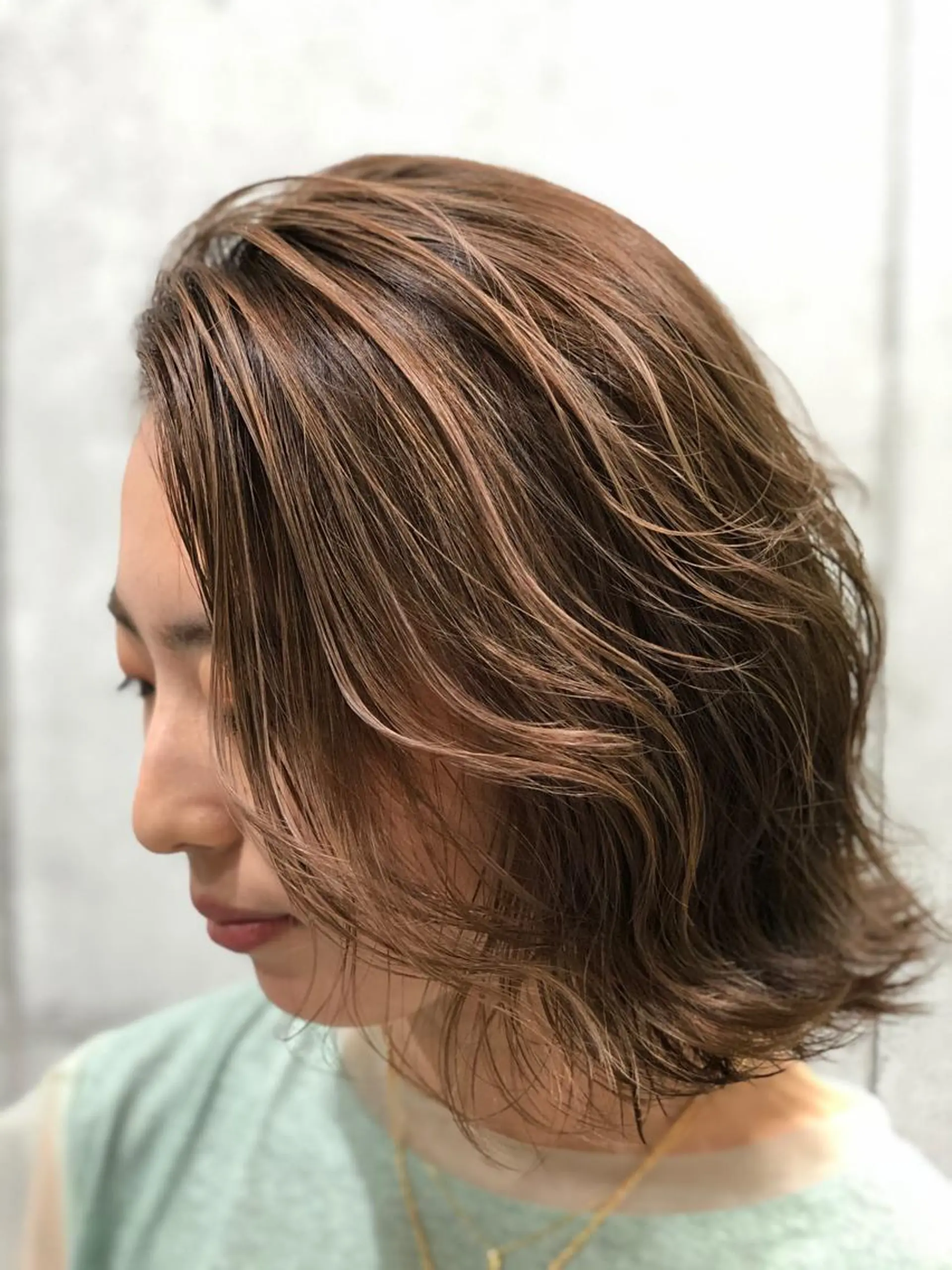 ミディアム カラー ミストバング ベージュカラー  フェイスフレーミング ピンクカラー ピンクベージュ カット ヘアカラー トリートメント newi 池袋のヘアスタイル