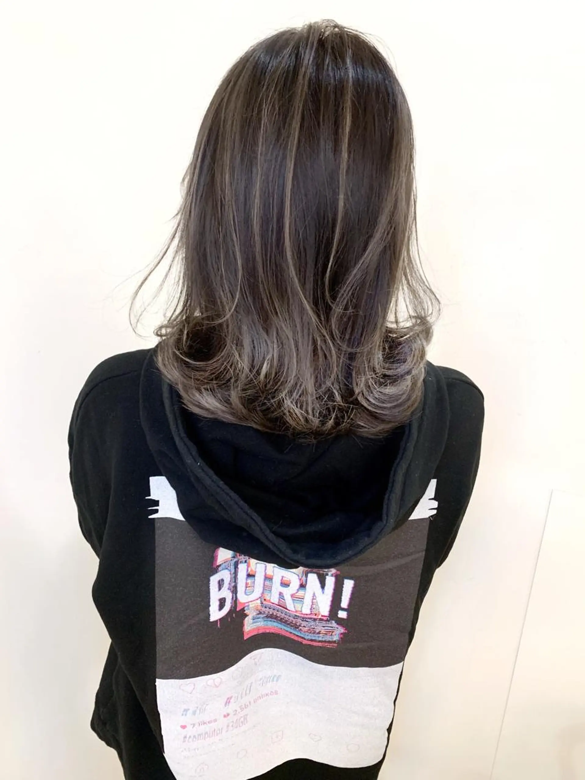 ミディアム ハイライト 可児 令路のヘアスタイル