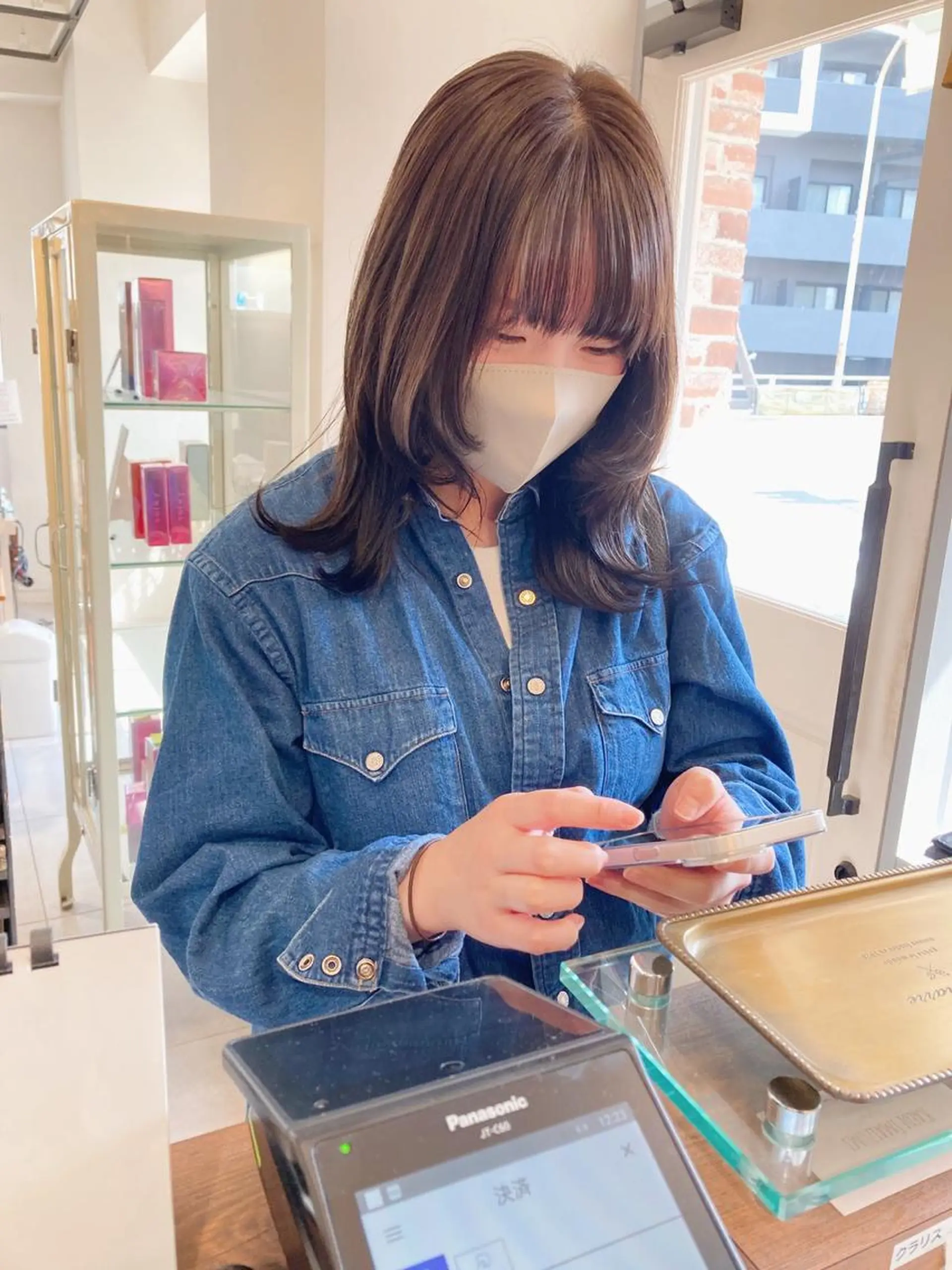 ミディアム カラー ベージュカラー オリーブベージュ ウルフカット パーマ/イルミナ カラー 三浦菜々子のヘアスタイル