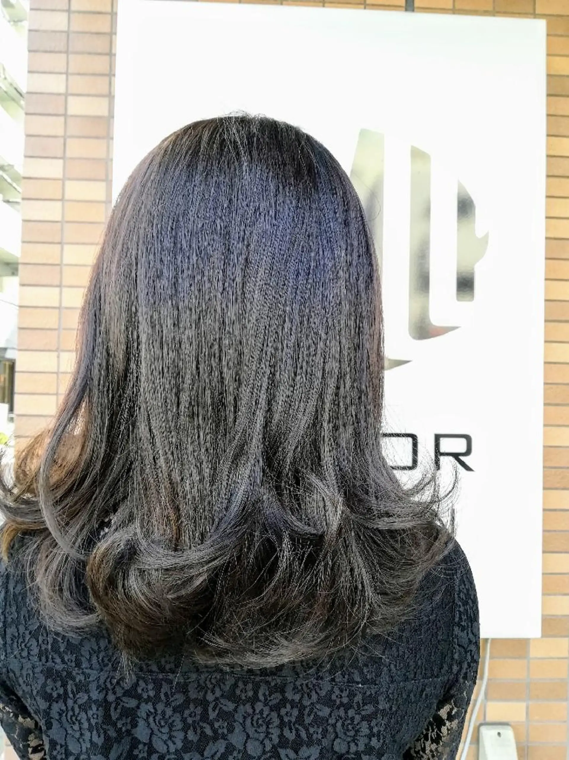 カラー アッシュ アッシュグレー アッシュグレージュ グレージュ イルミナカラー MILLOR “ミラー”のヘアスタイル