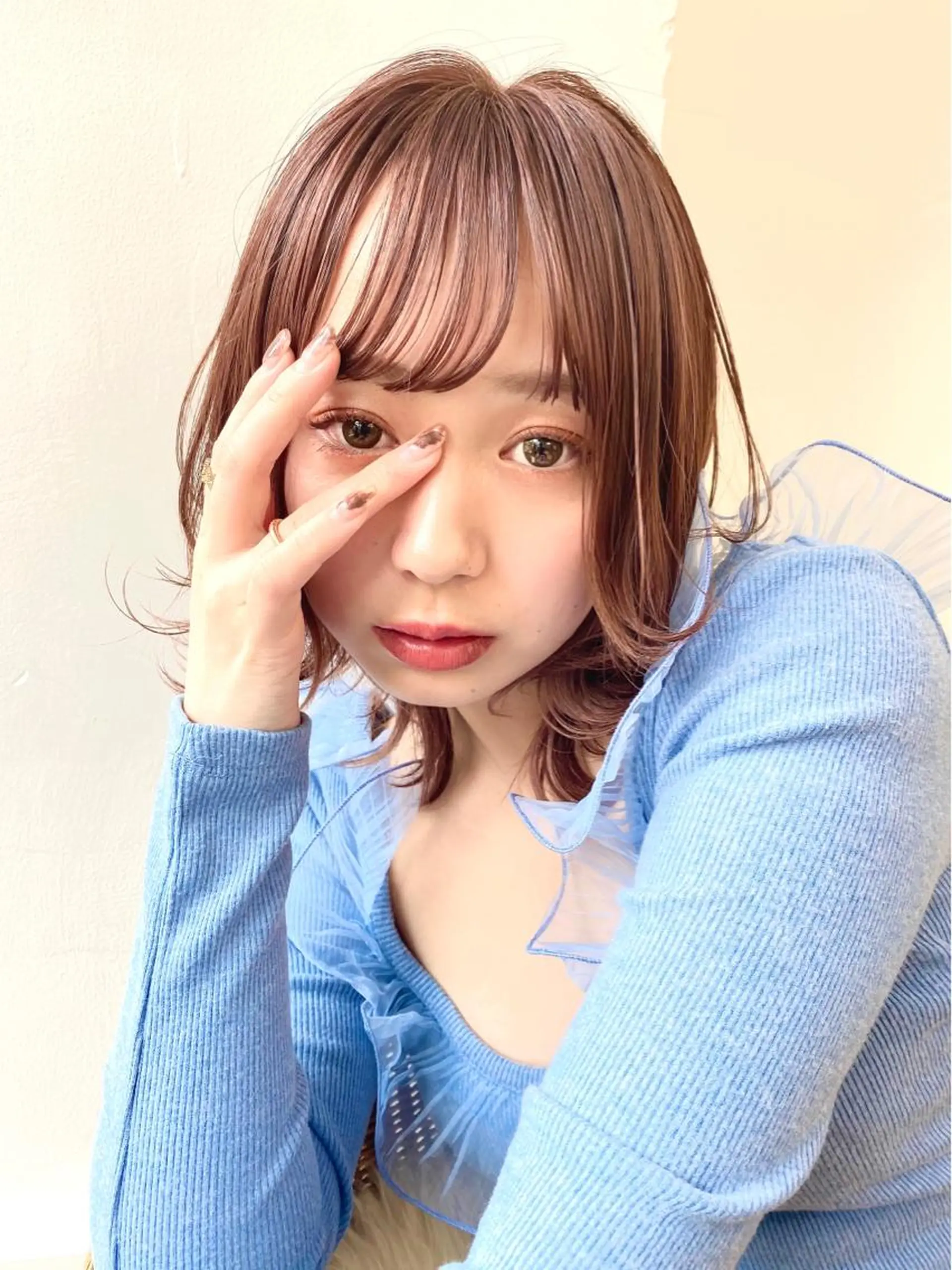 ミディアム カラー ミディアムレイヤー ベージュカラー ピンクカラー ピンクベージュ レイヤーカット カット ヘアカラー ヘアセット chama レイヤーカットのヘアスタイル