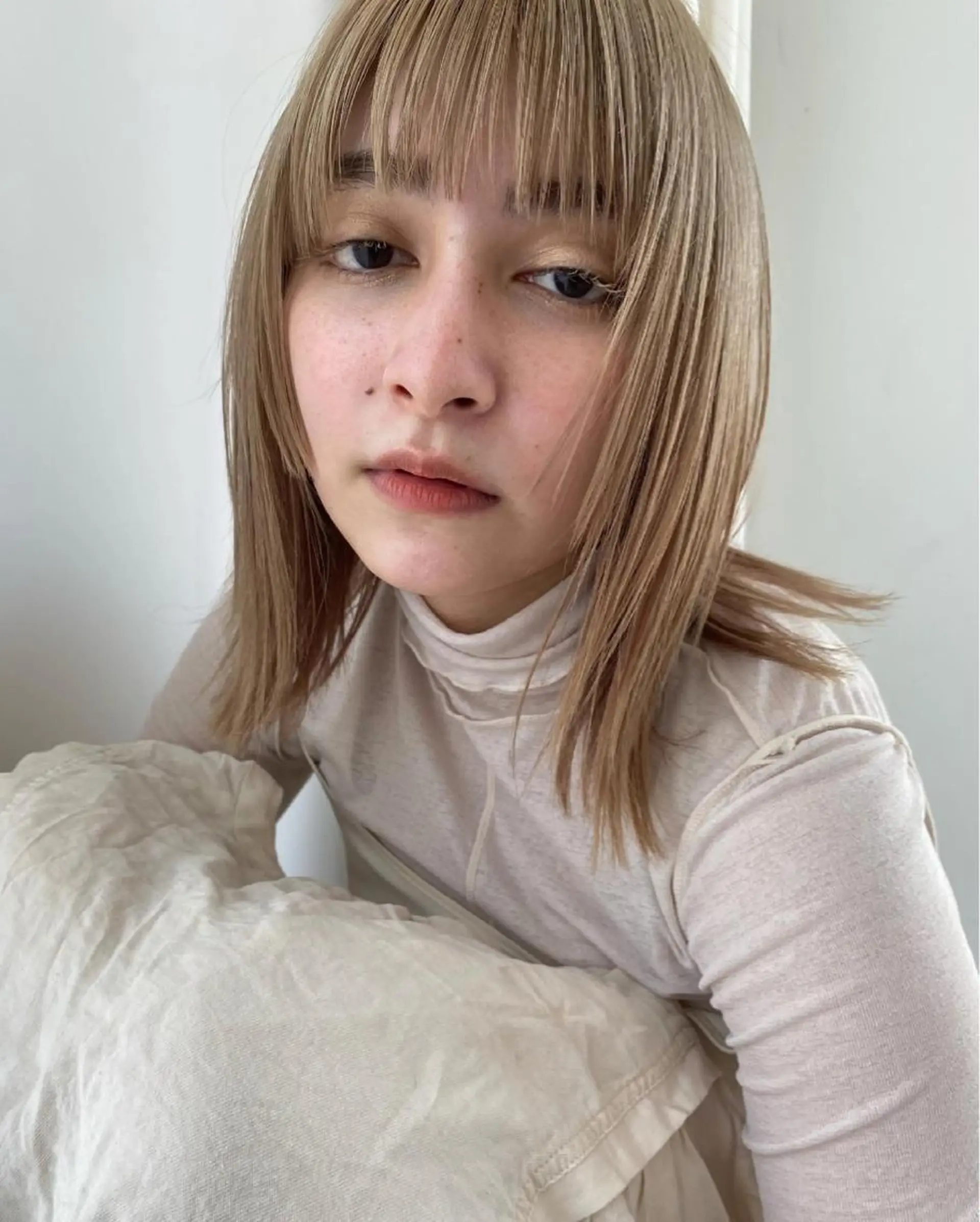 ミディアム カラー ハイトーンカラー Nancy所属・束感まつげ❤︎ あみのマツエク・マツパデザイン