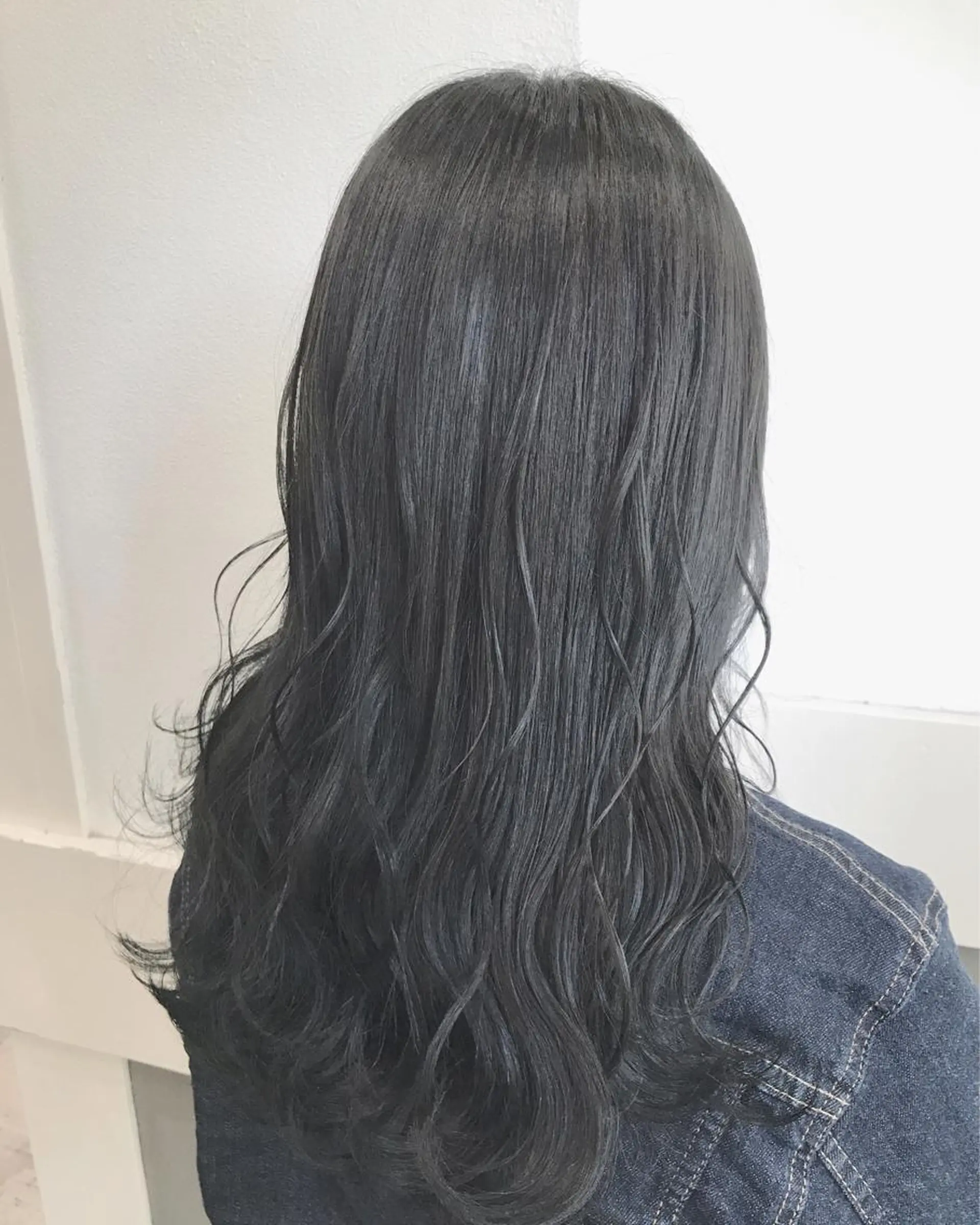 セミロング カラー ヘアアレンジ アディクシーカラー アッシュ アッシュグレー ブリーチ ブルーカラー カット ヘアカラー トリートメント GiseL天神カラー 髪質改善/ブリーチのヘアスタイル