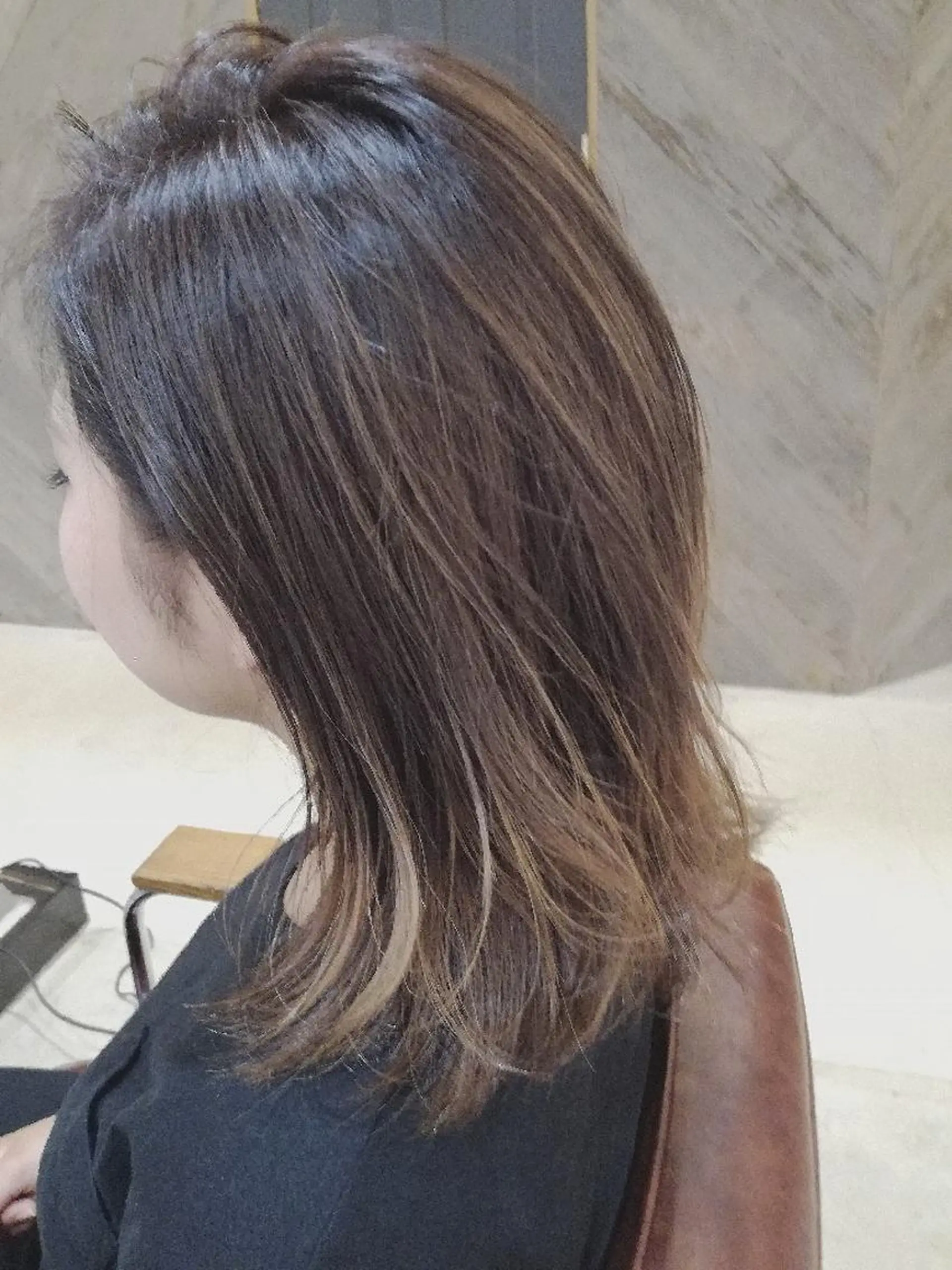 セミロング カラー パーマ ヘアアレンジ メンズ キッズ ネイル マツエク・マツパ メンズハイライト グラデーションカラー ハイライトカラー ハイライト グラデーション 中津No.1髪質改善 店長✨透ける暗髪のヘアスタイル