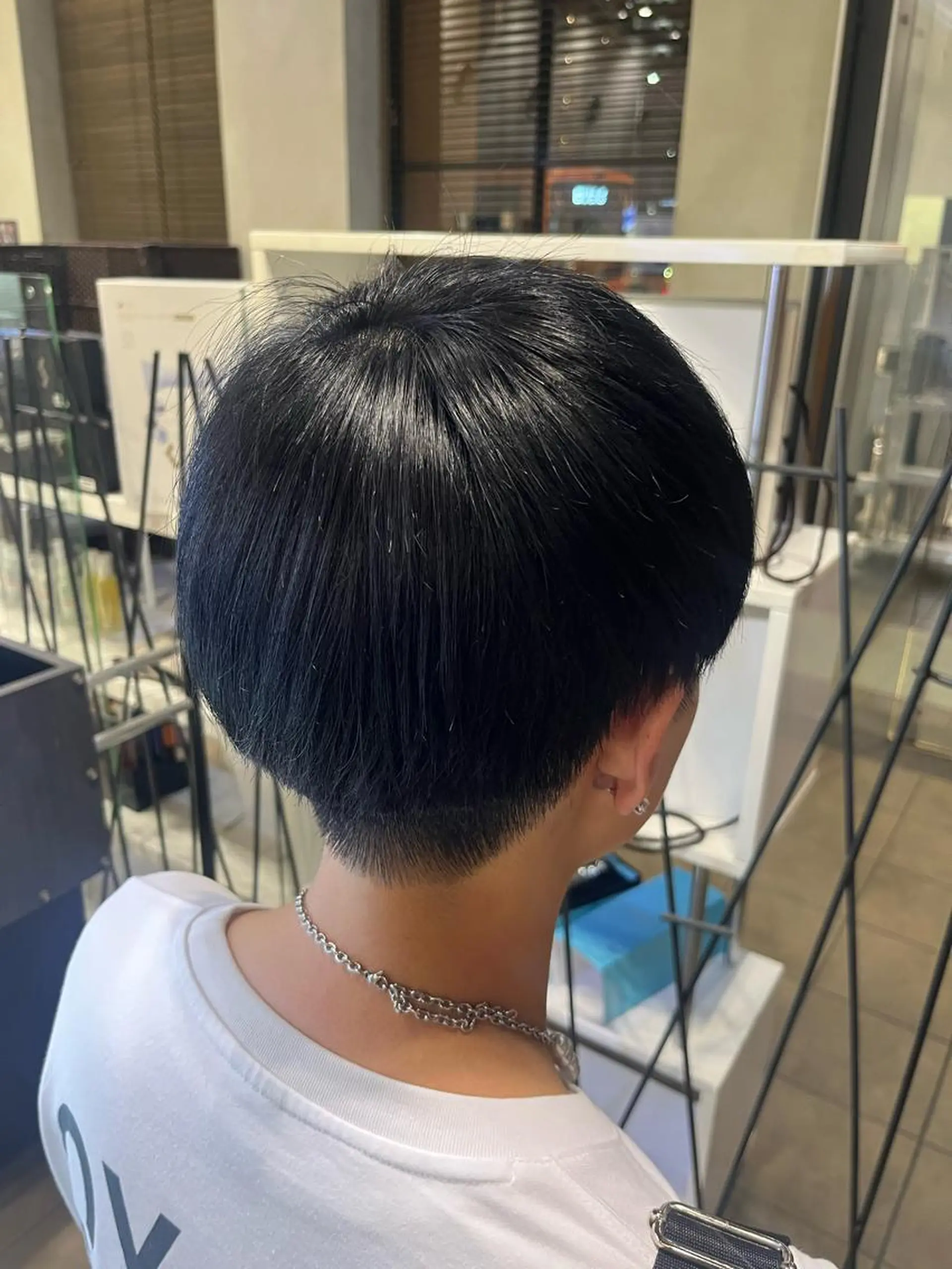 ショート カラー 耳つぼS認定講師 ×ハイトーンカラーのヘアスタイル