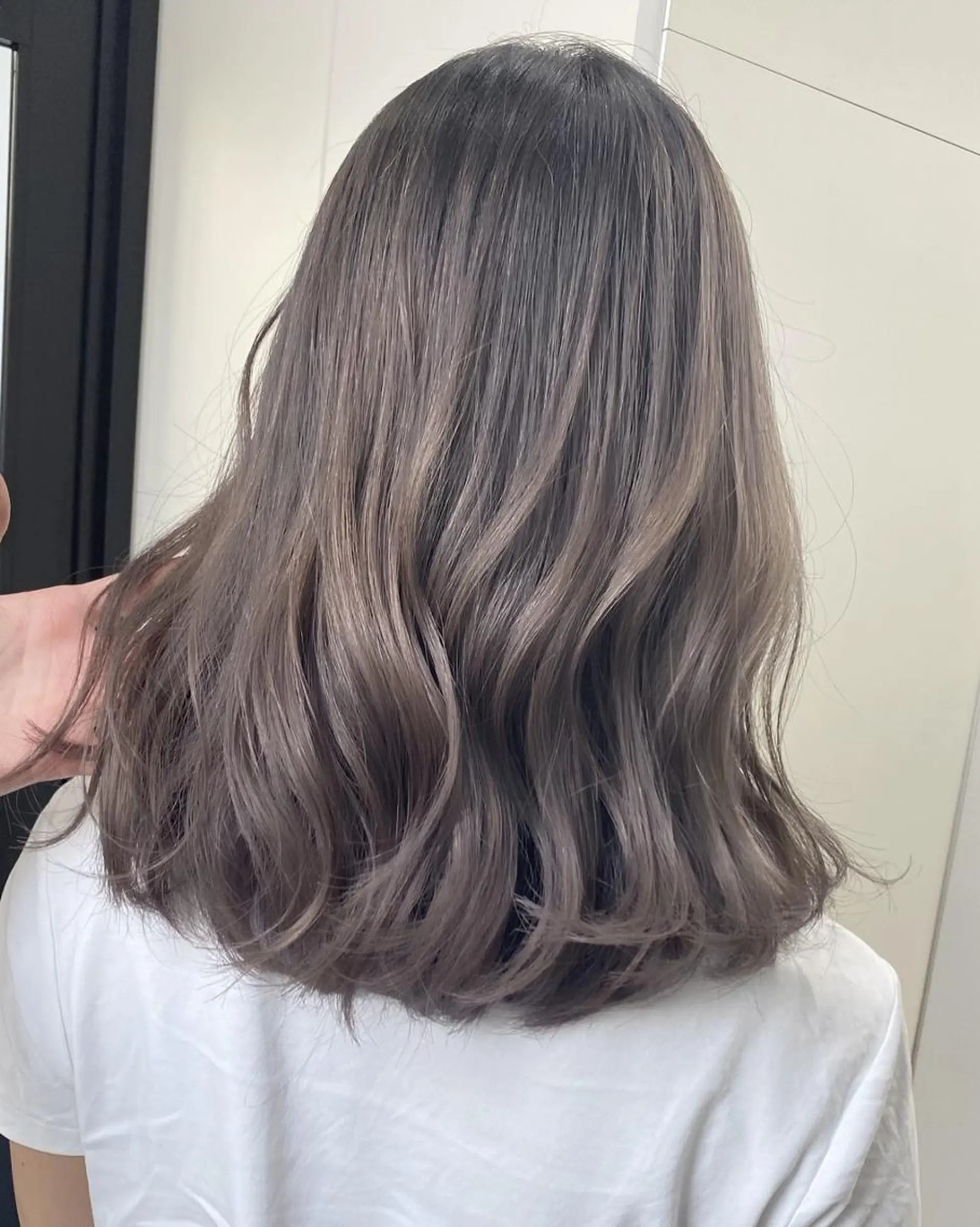 セミロング パーマ カラー 公式 Ease by amble luxeのヘアスタイル