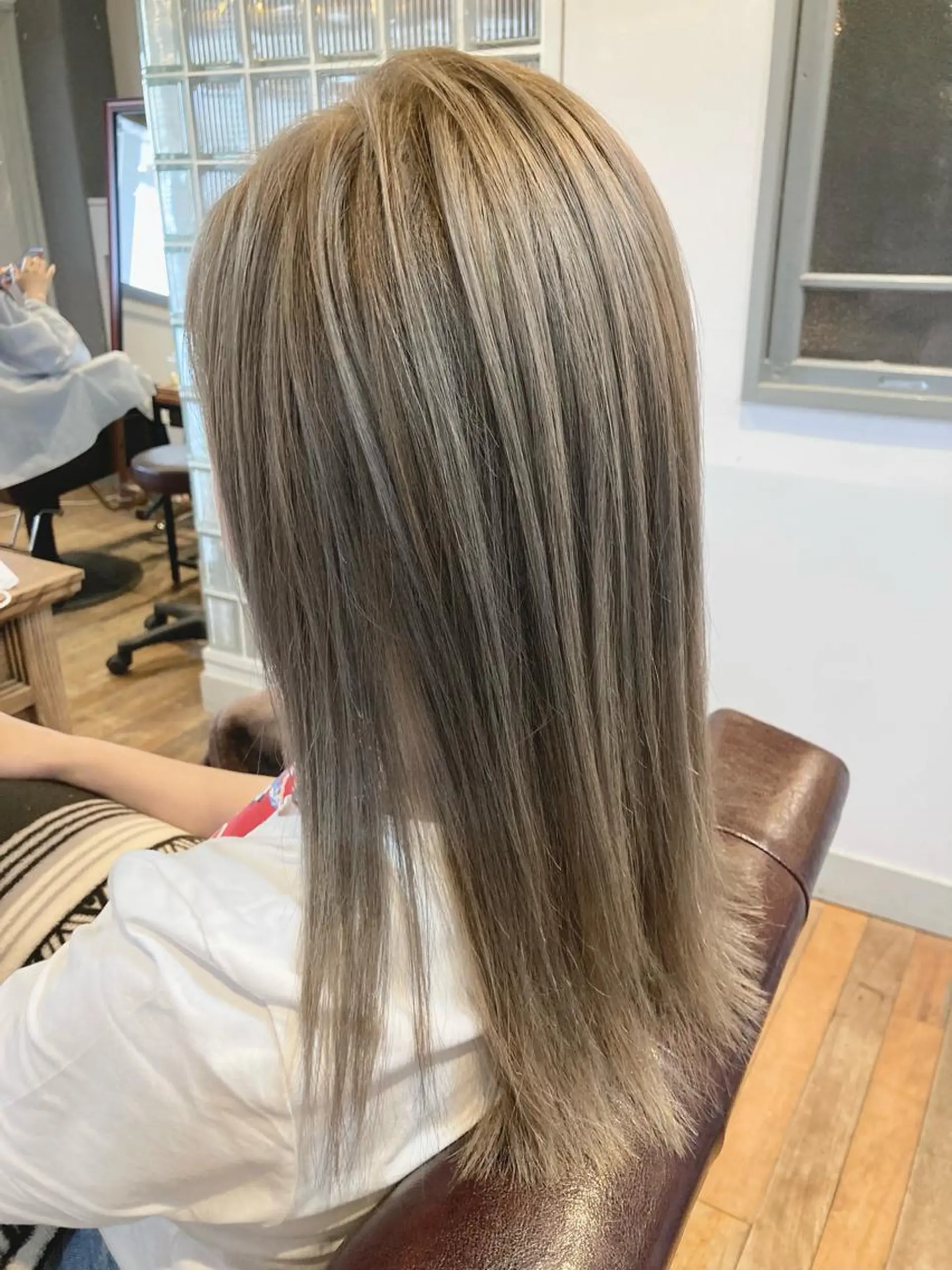 セミロング ハイライト タカツド ユウキのヘアスタイル