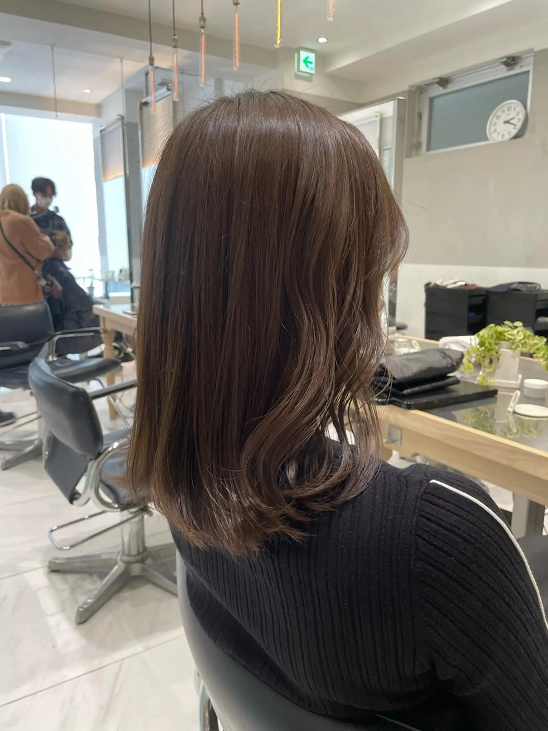 ミディアム ヘアカラー トリートメント ヘッドスパ ヘアセット 透明感ブリーチ カラー✨有坂映哉のヘアスタイル