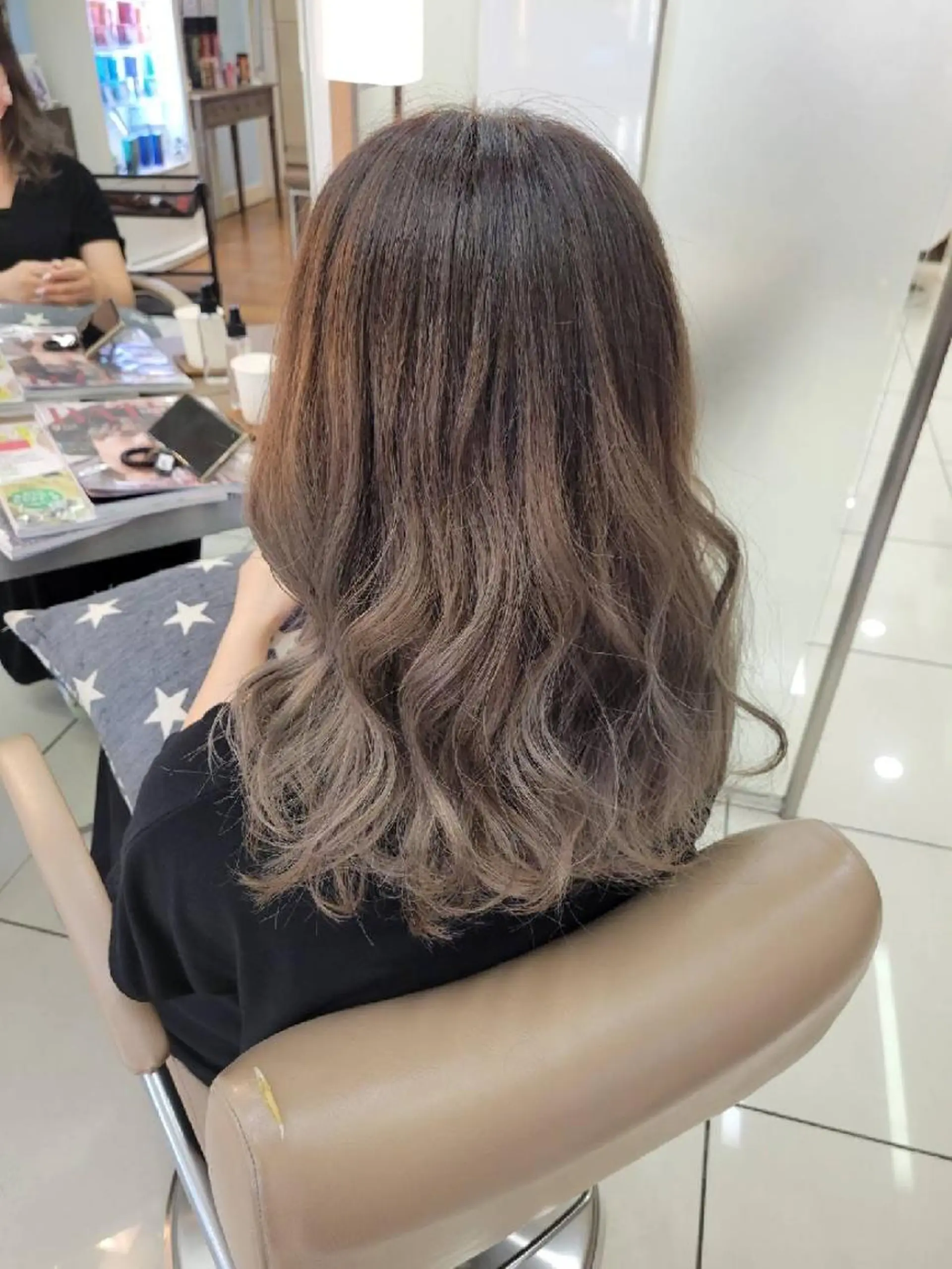 ロング カラー ママ美容師まつげ 🤍まき🤍のヘアスタイル